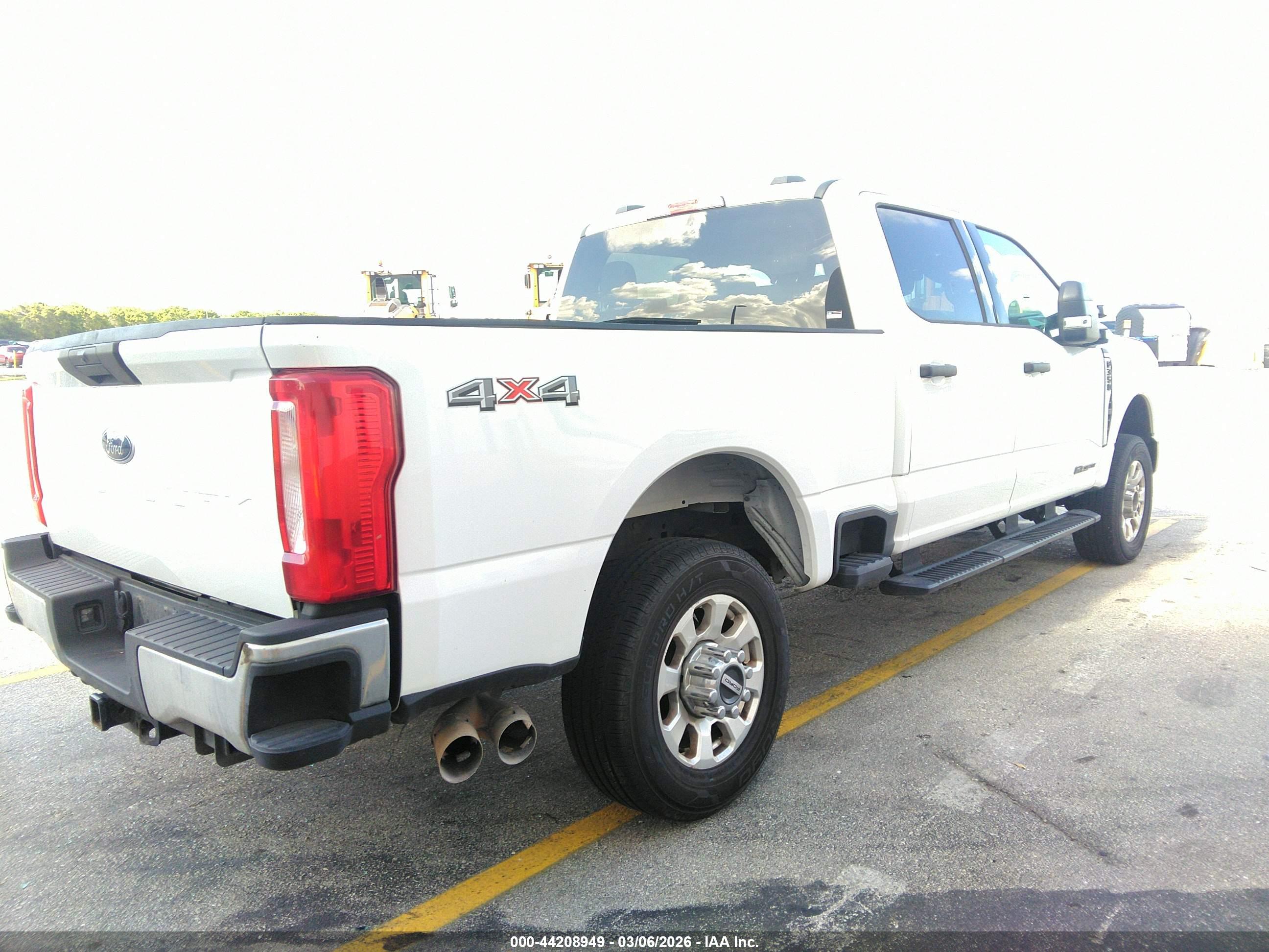 FORD F-350 image 3