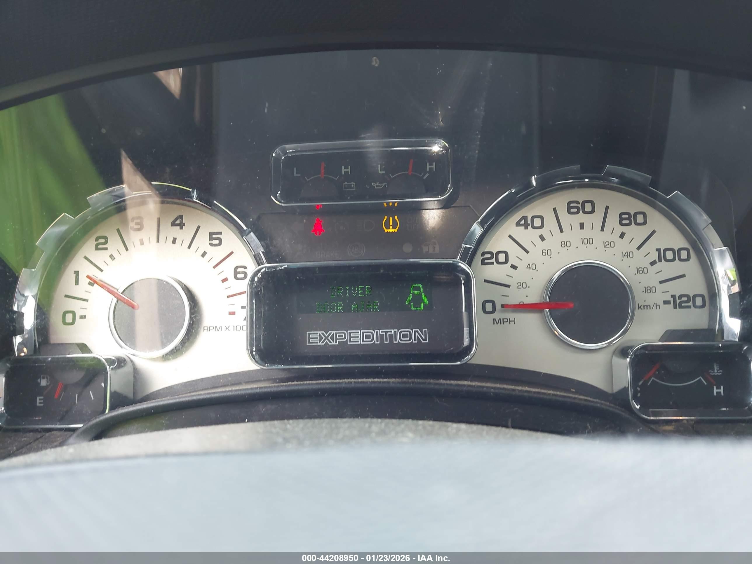 FORD EXPEDITION image 7