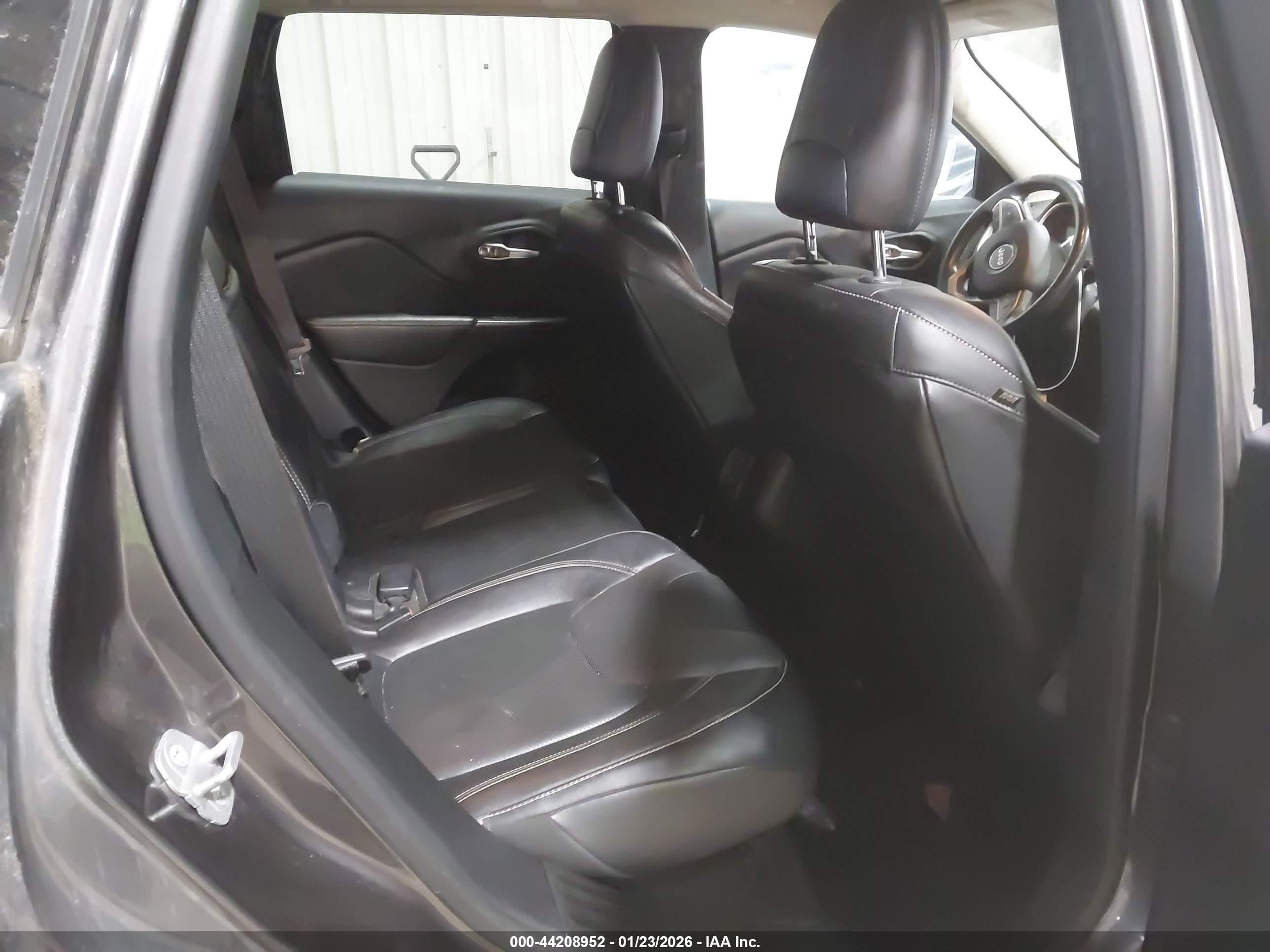 JEEP CHEROKEE image 8