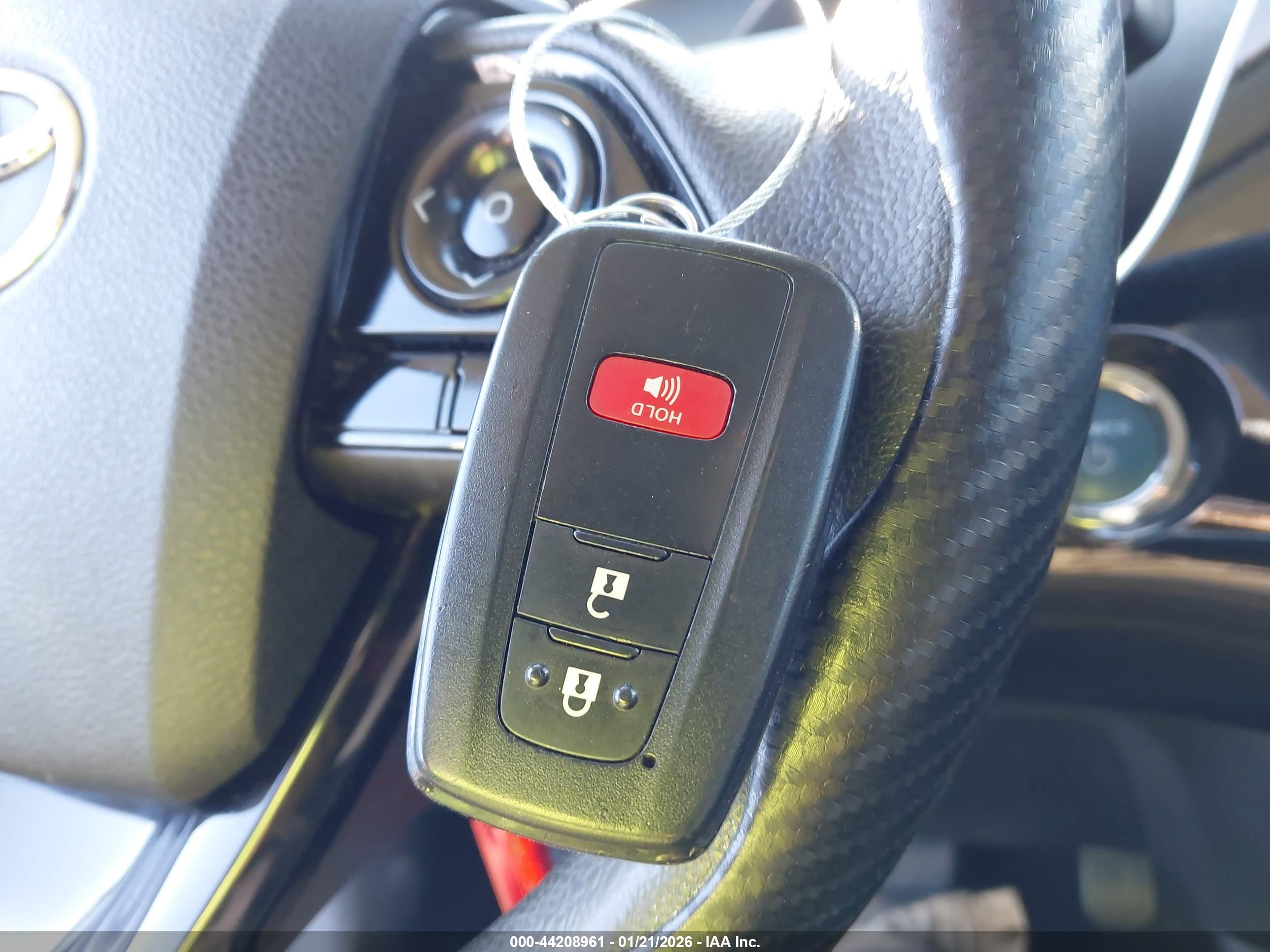 TOYOTA PRIUS image 11