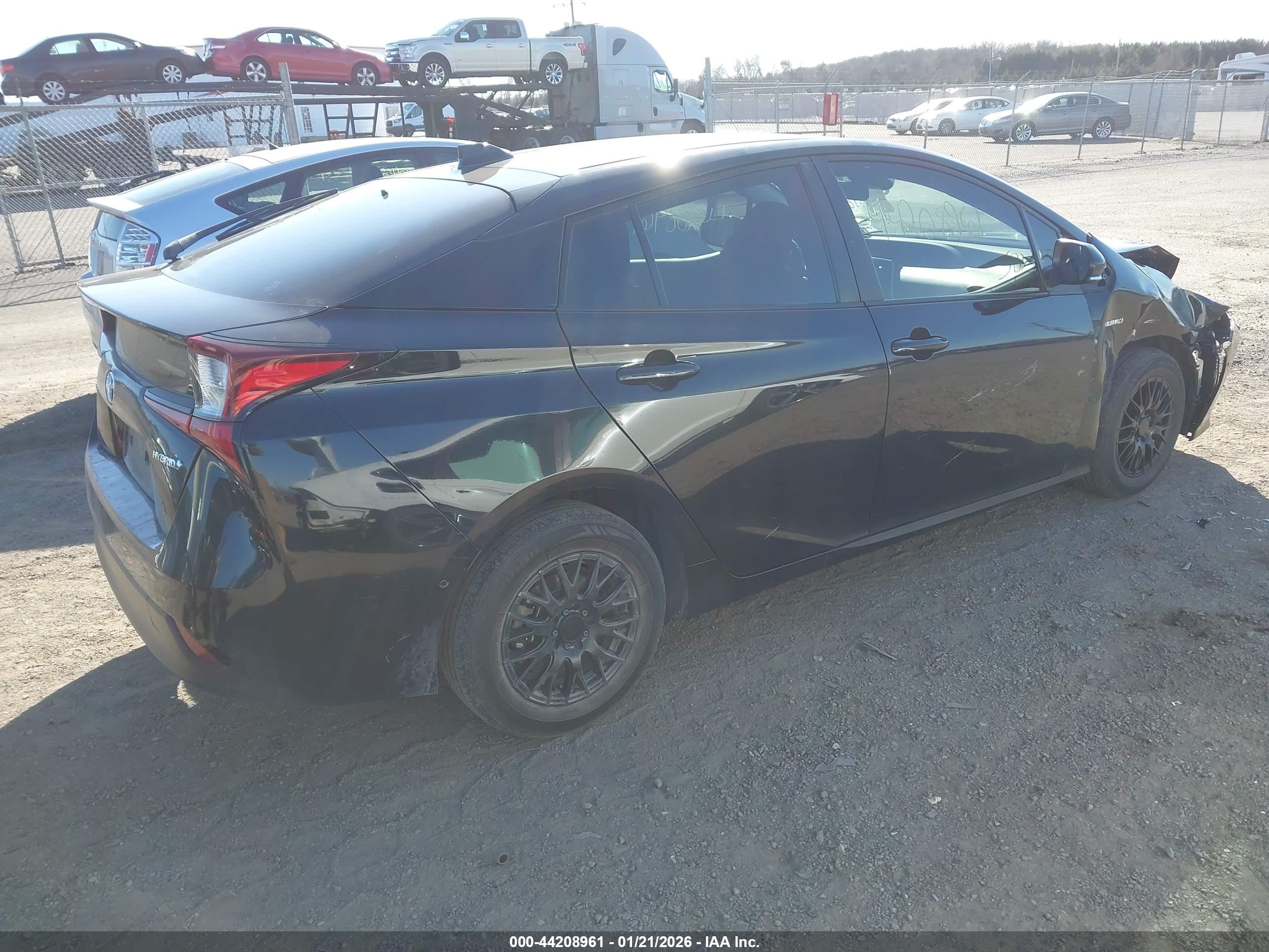 TOYOTA PRIUS image 4
