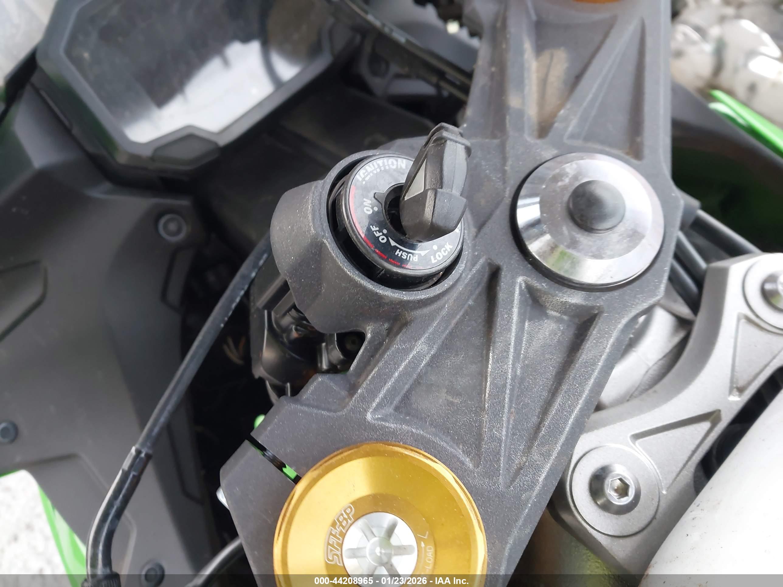 KAWASAKI ZX636 image 11