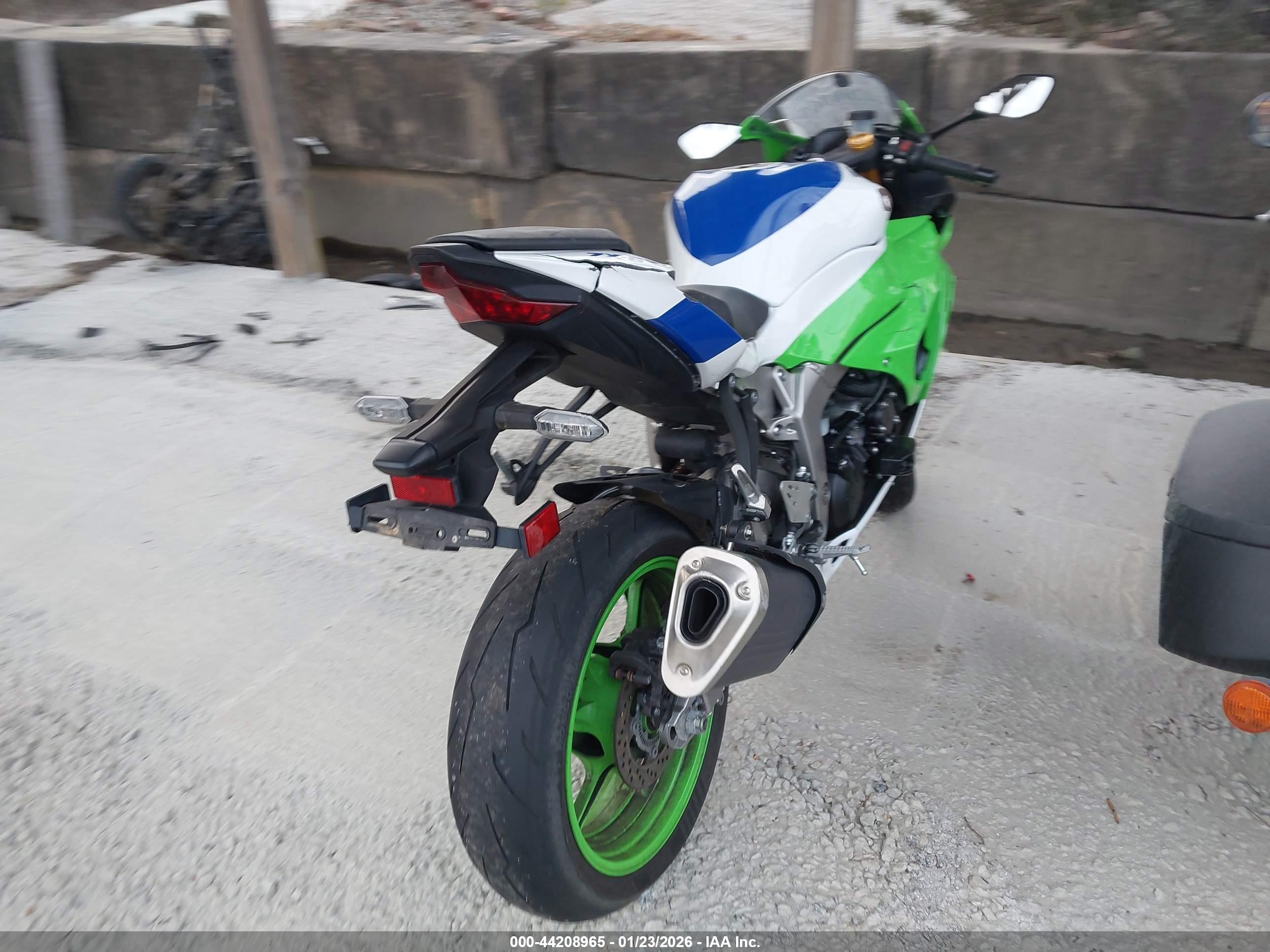 KAWASAKI ZX636 image 6