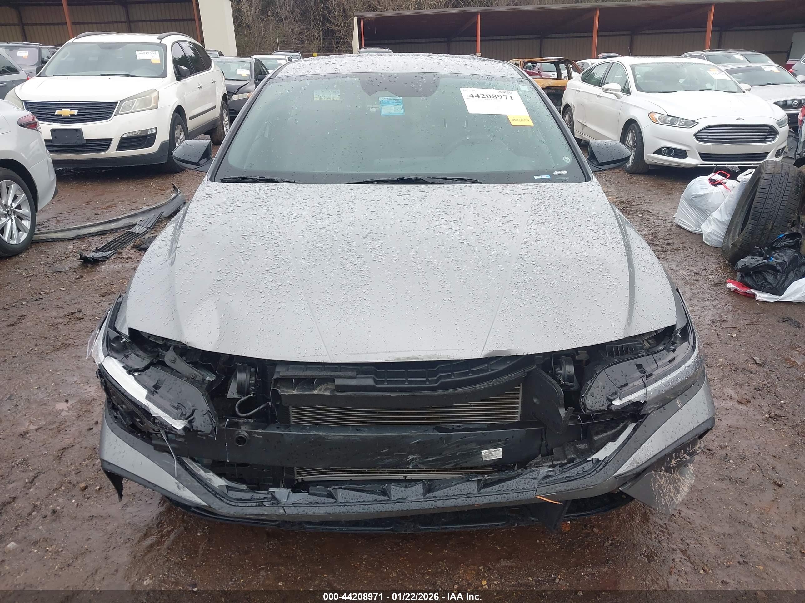 HYUNDAI ELANTRA image 6
