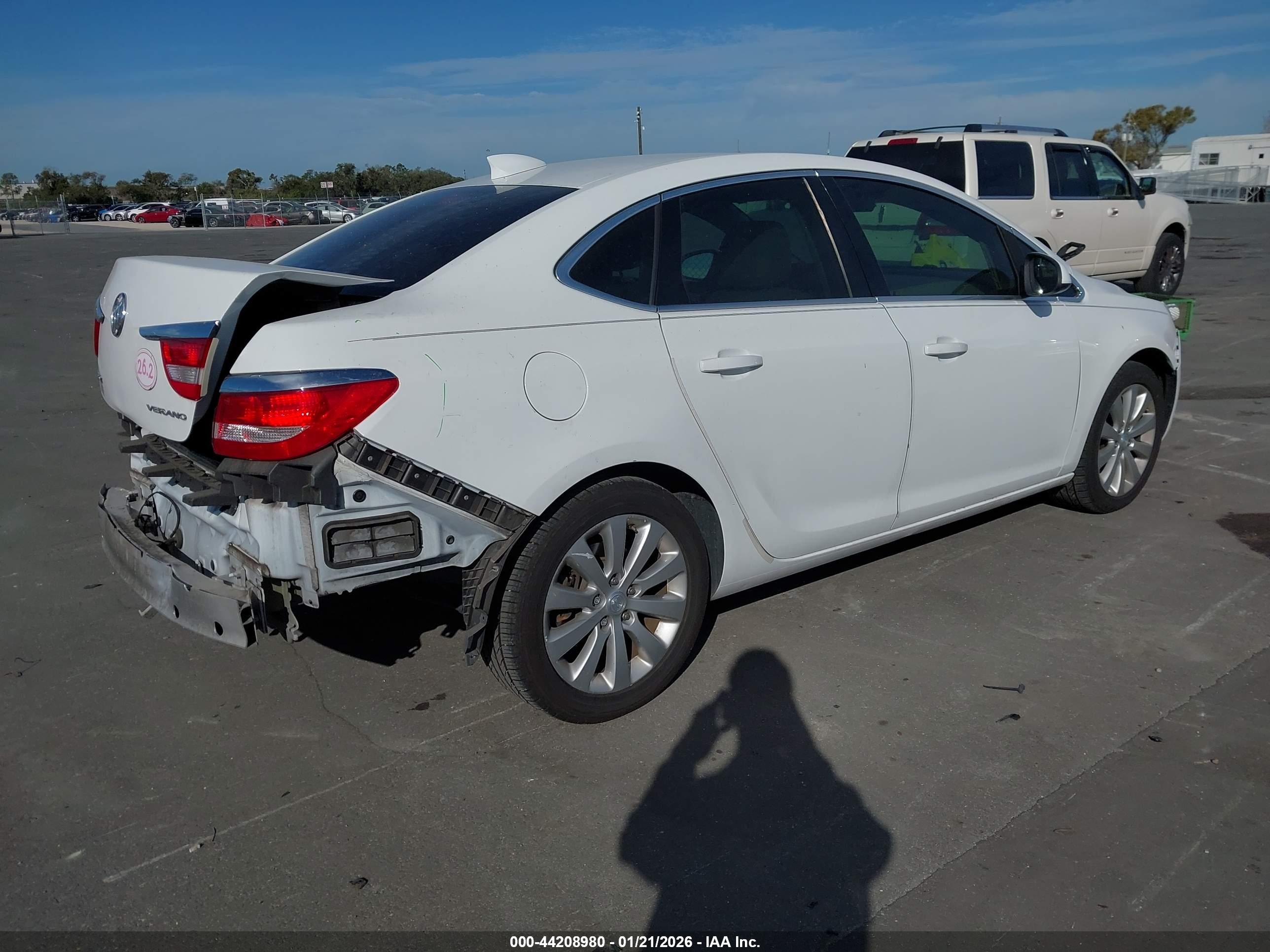 BUICK VERANO image 4