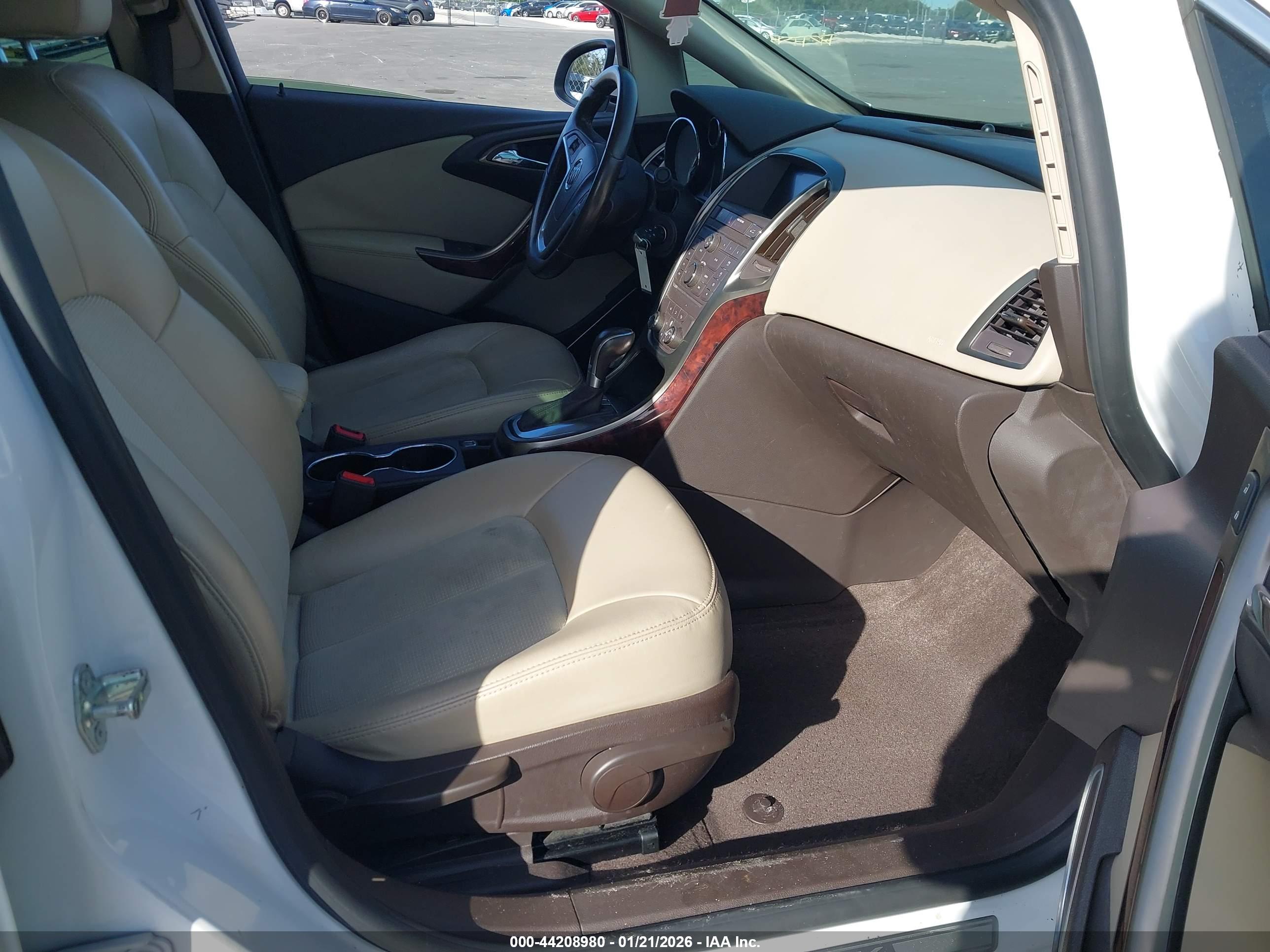 BUICK VERANO image 5