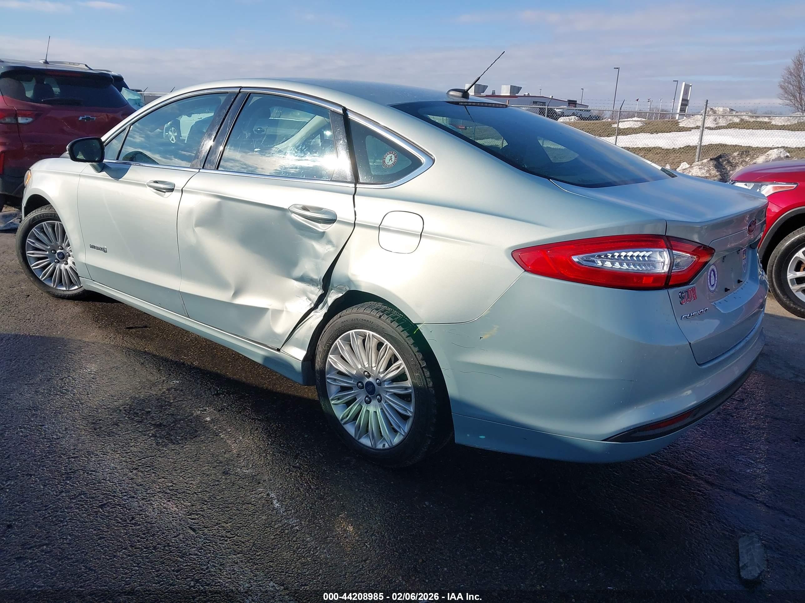 FORD FUSION image 3