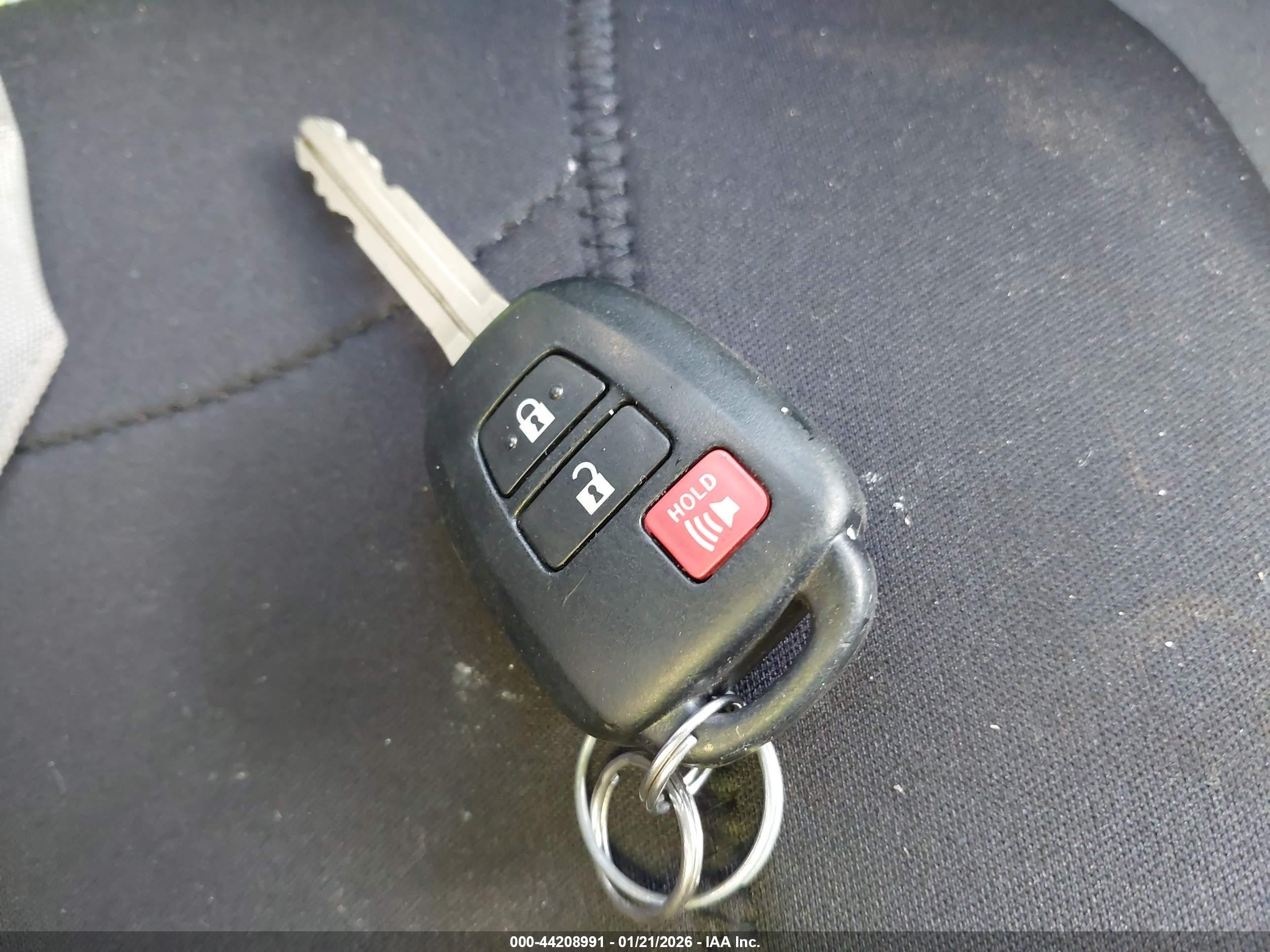 TOYOTA RAV4 image 11