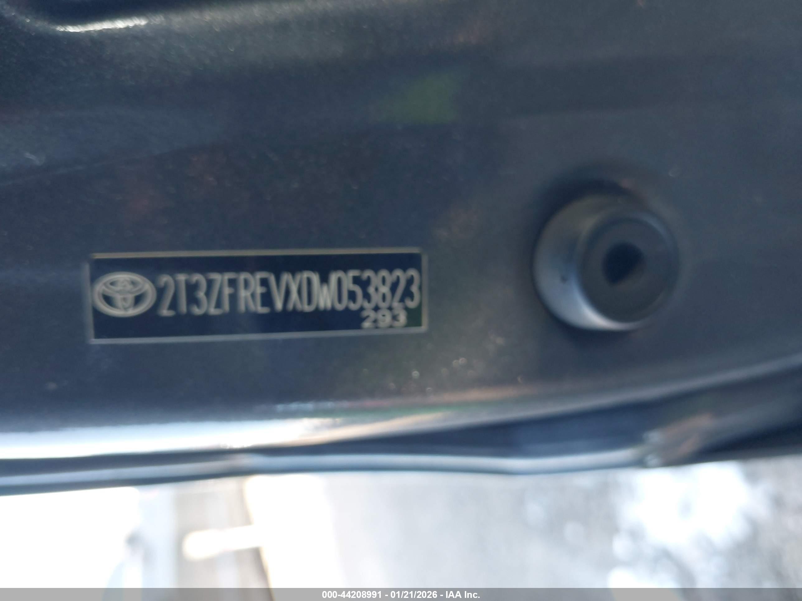 TOYOTA RAV4 image 9
