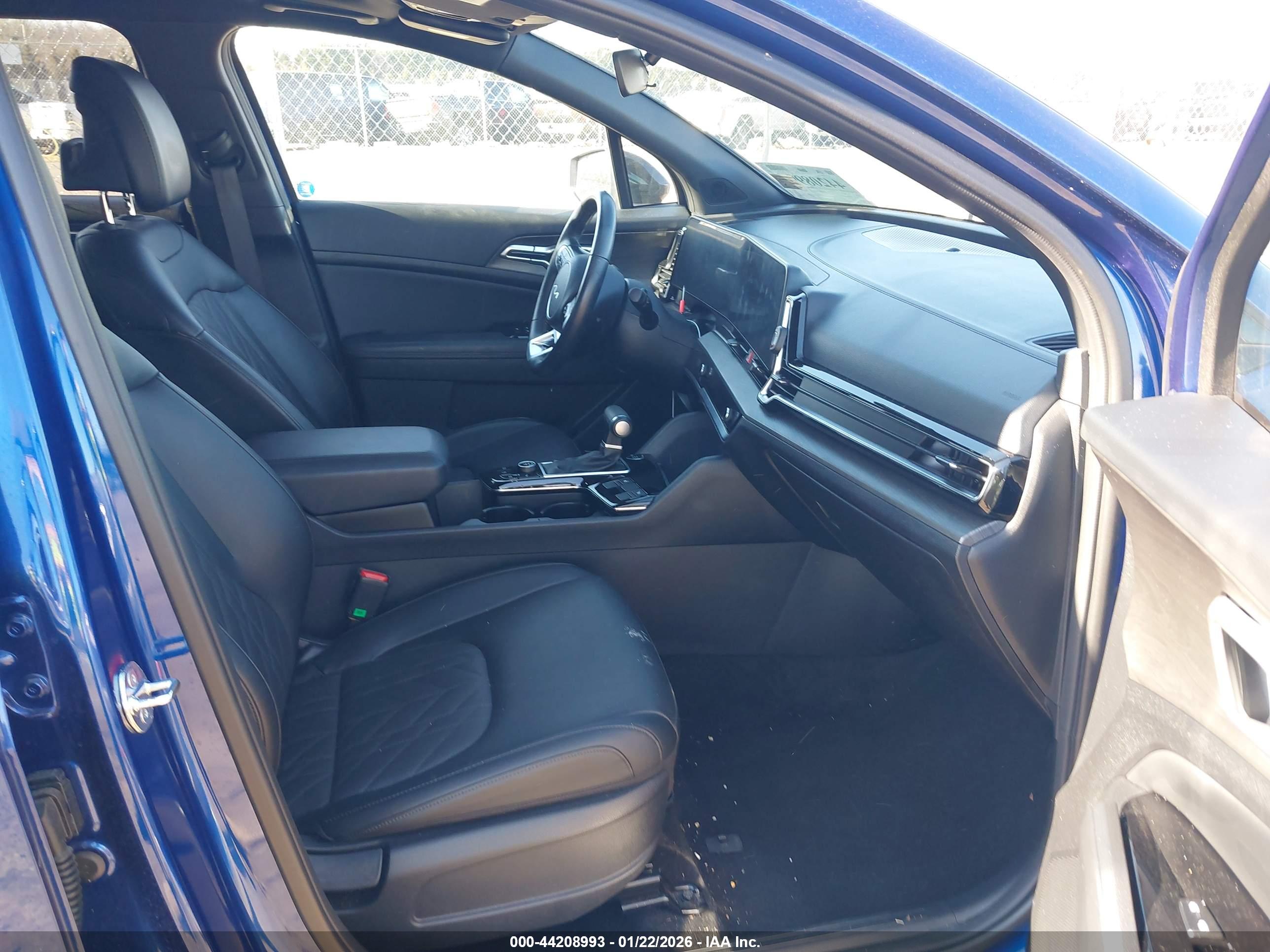 KIA SPORTAGE image 5