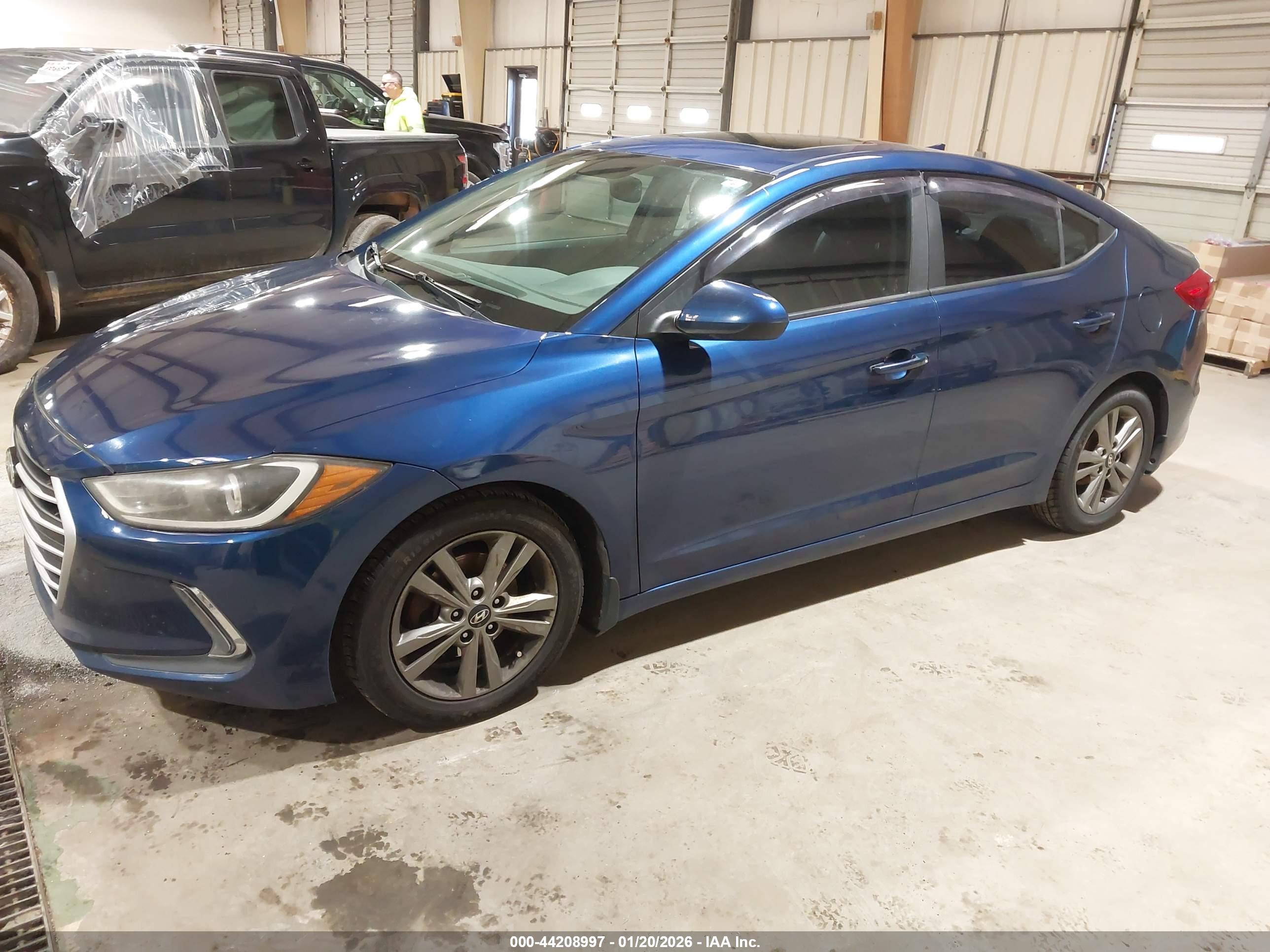 HYUNDAI ELANTRA image 2