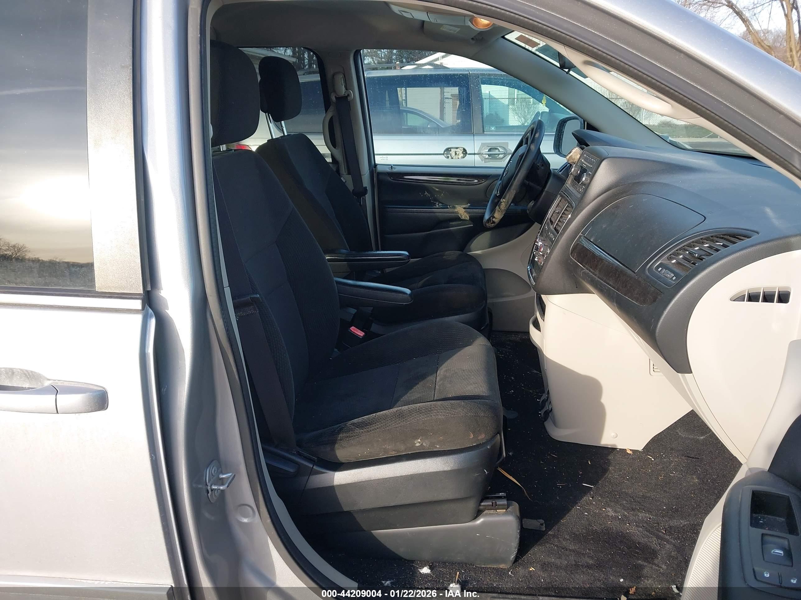 DODGE GRAND image 5