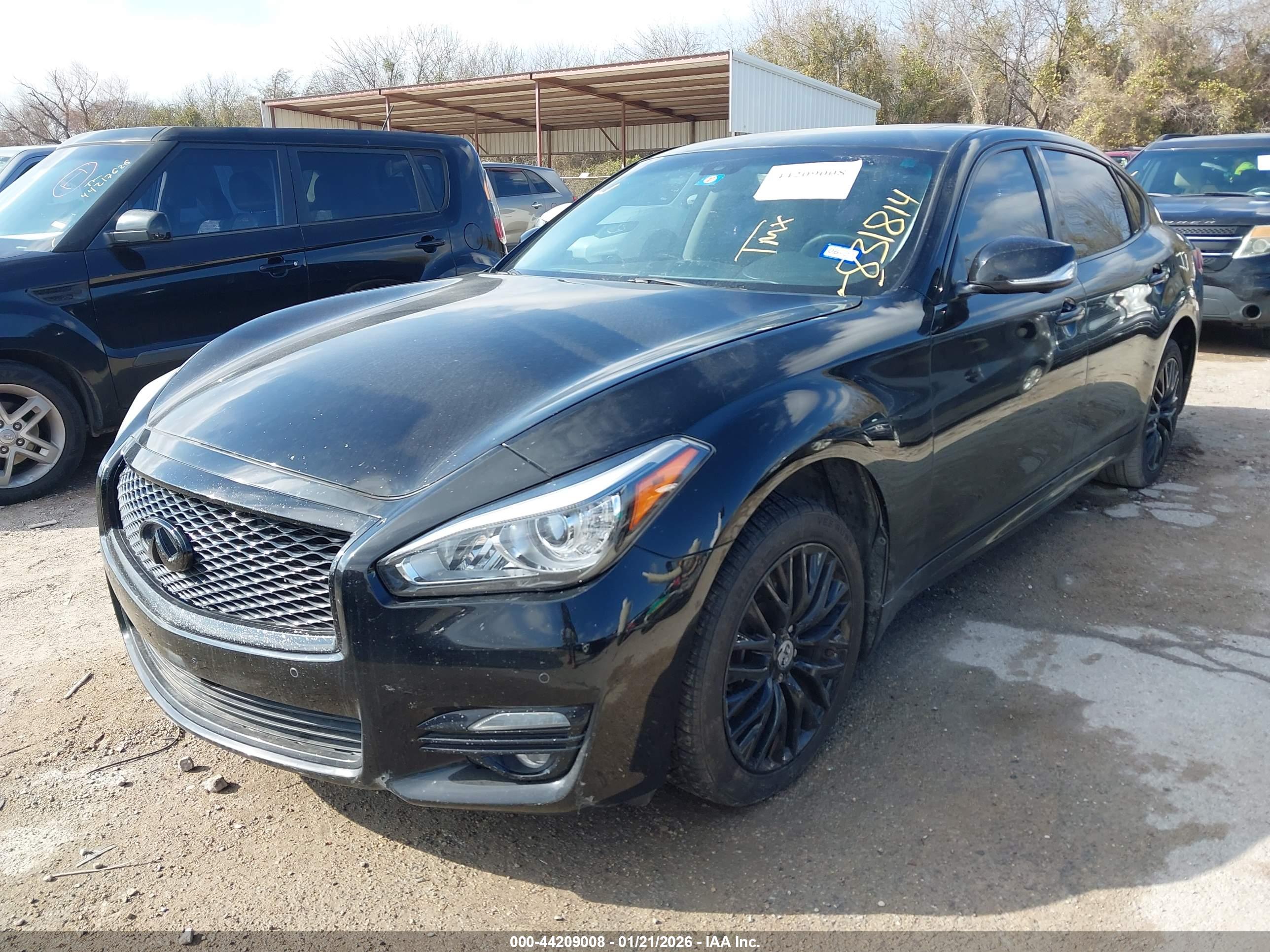 INFINITI Q70L image 2