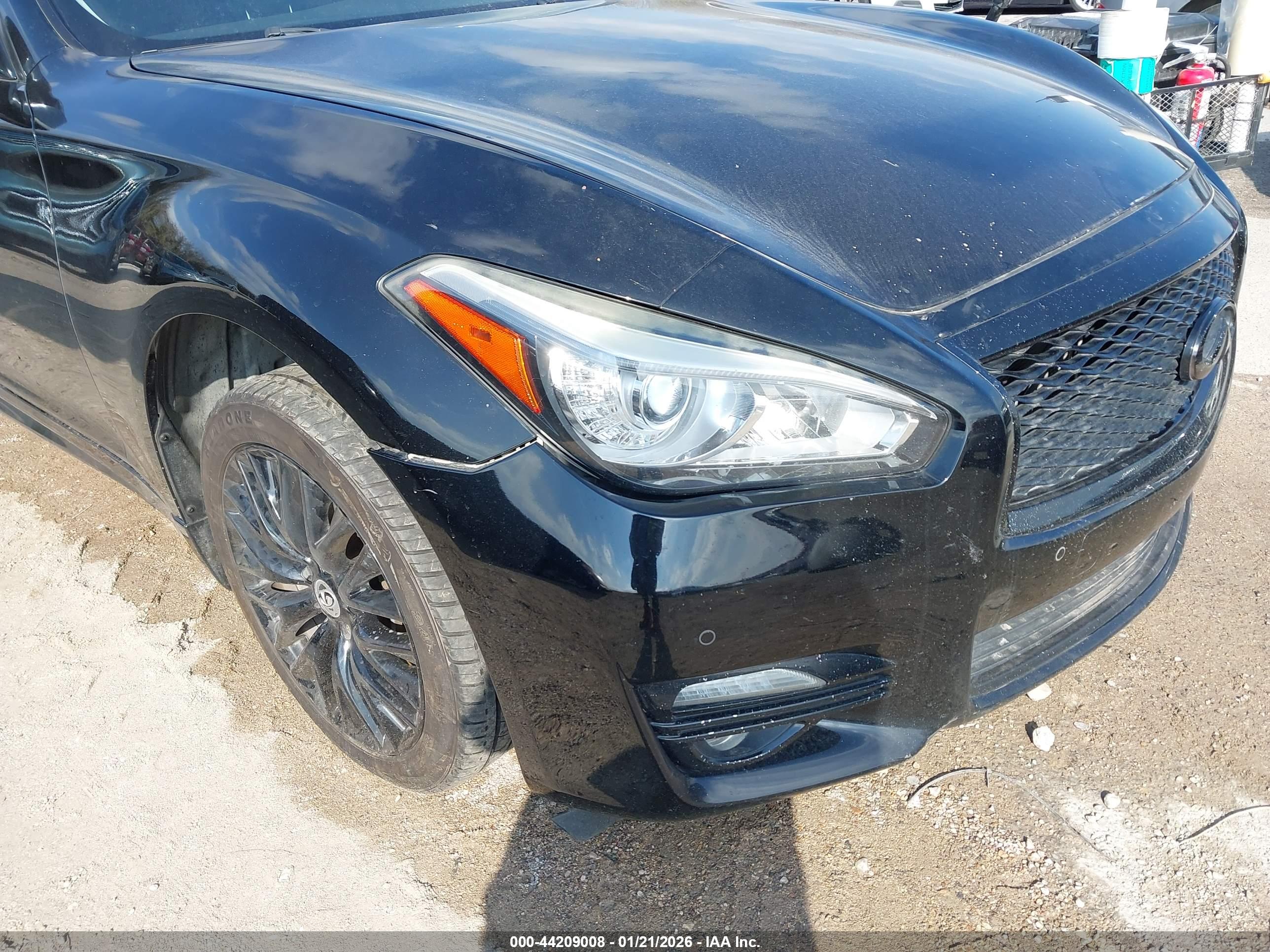 INFINITI Q70L image 6