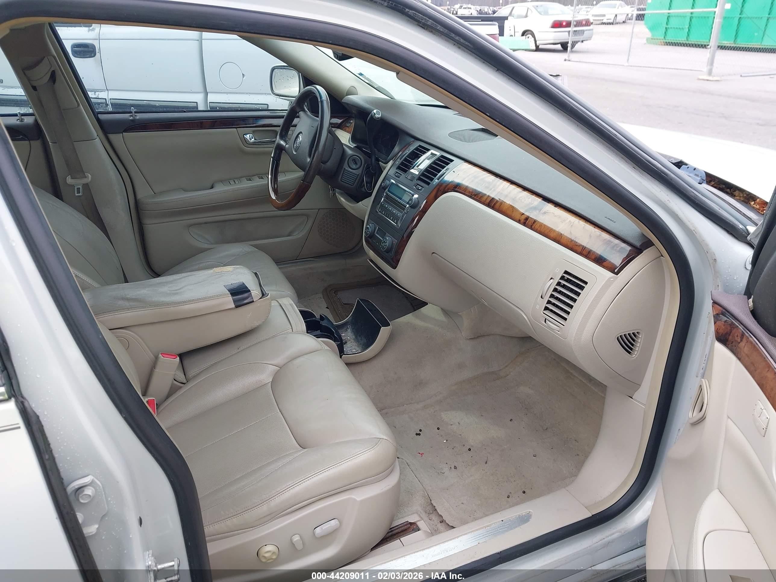 CADILLAC DTS image 5