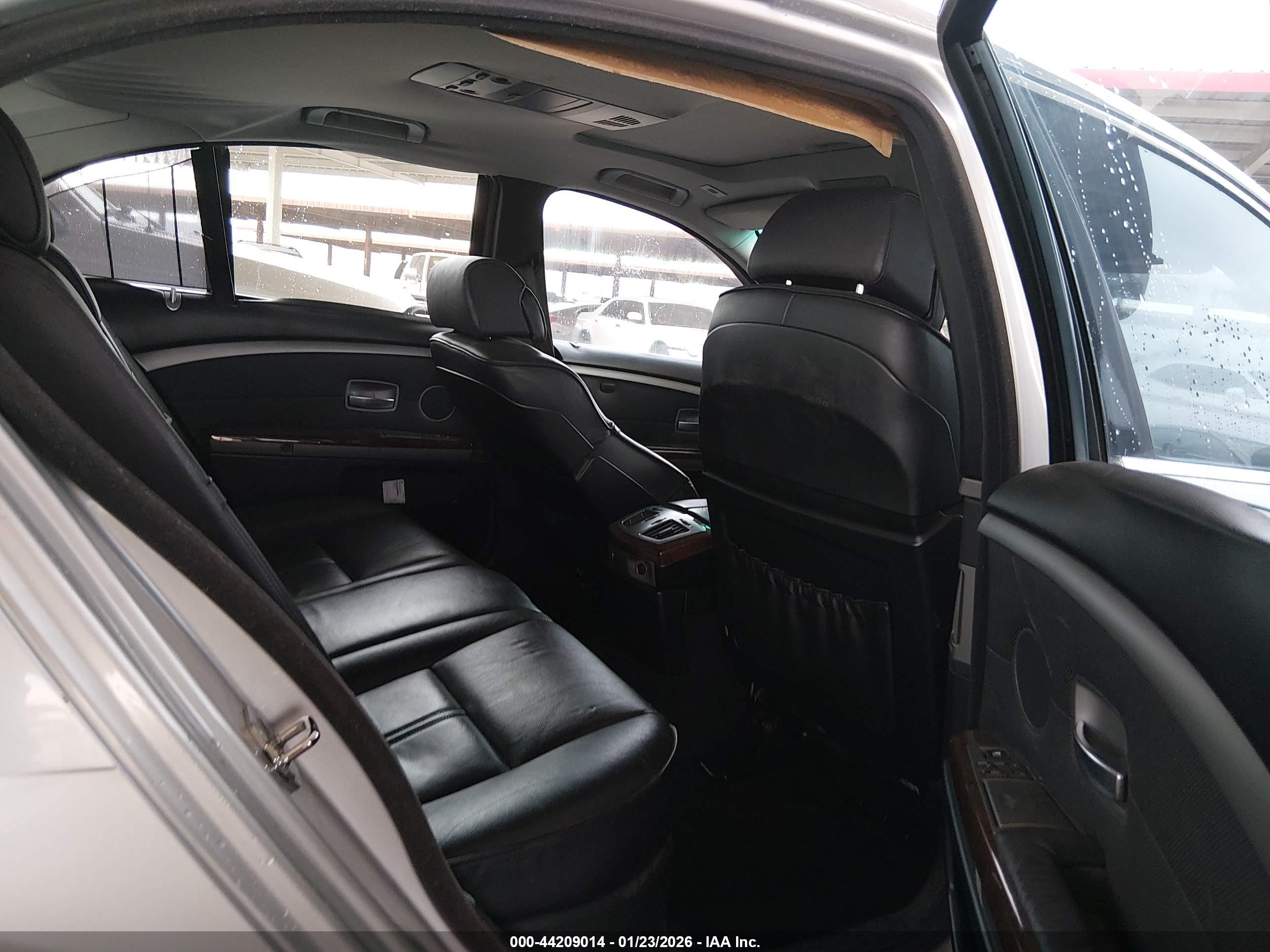 BMW 745I image 8