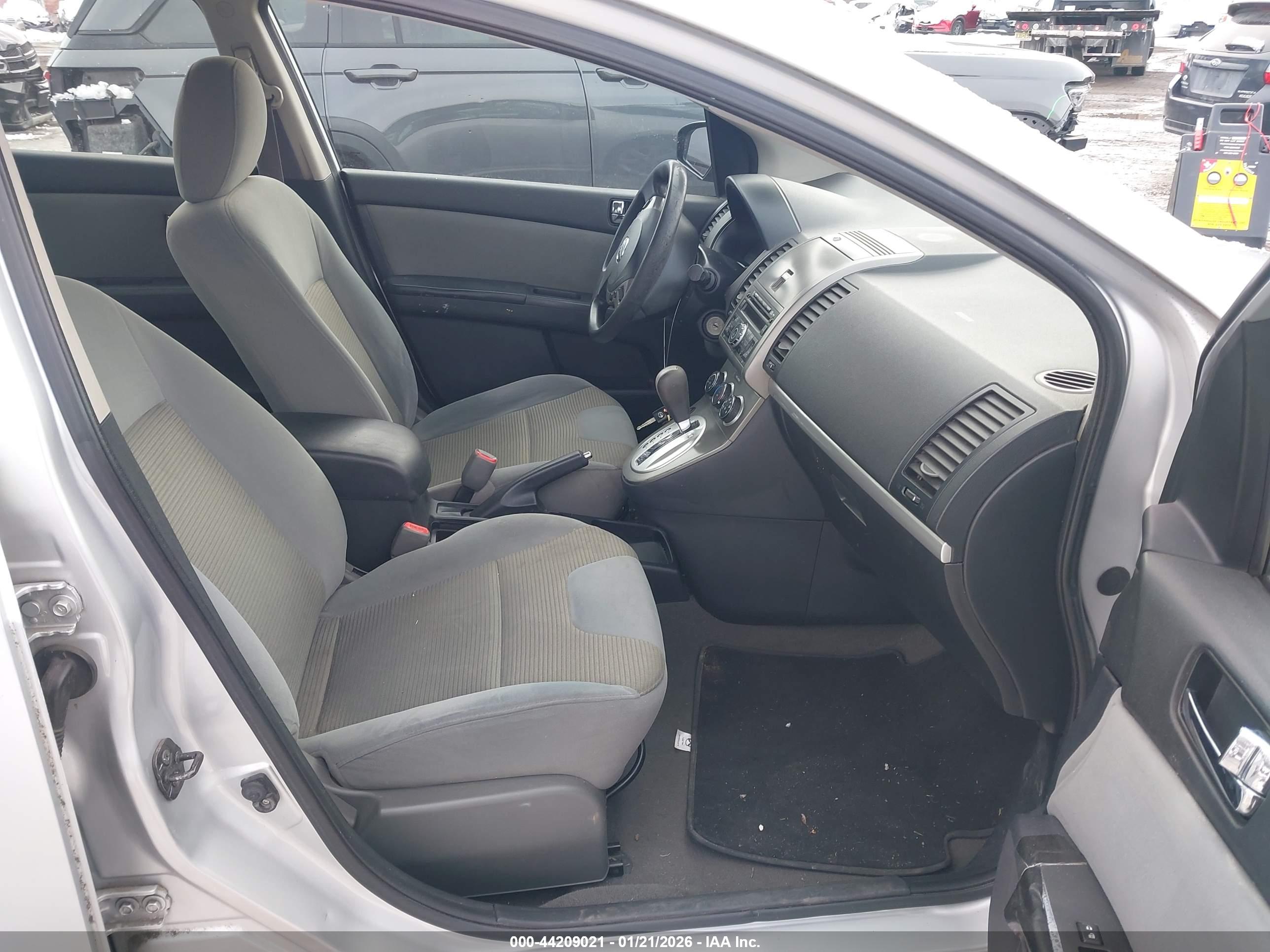 NISSAN SENTRA image 5