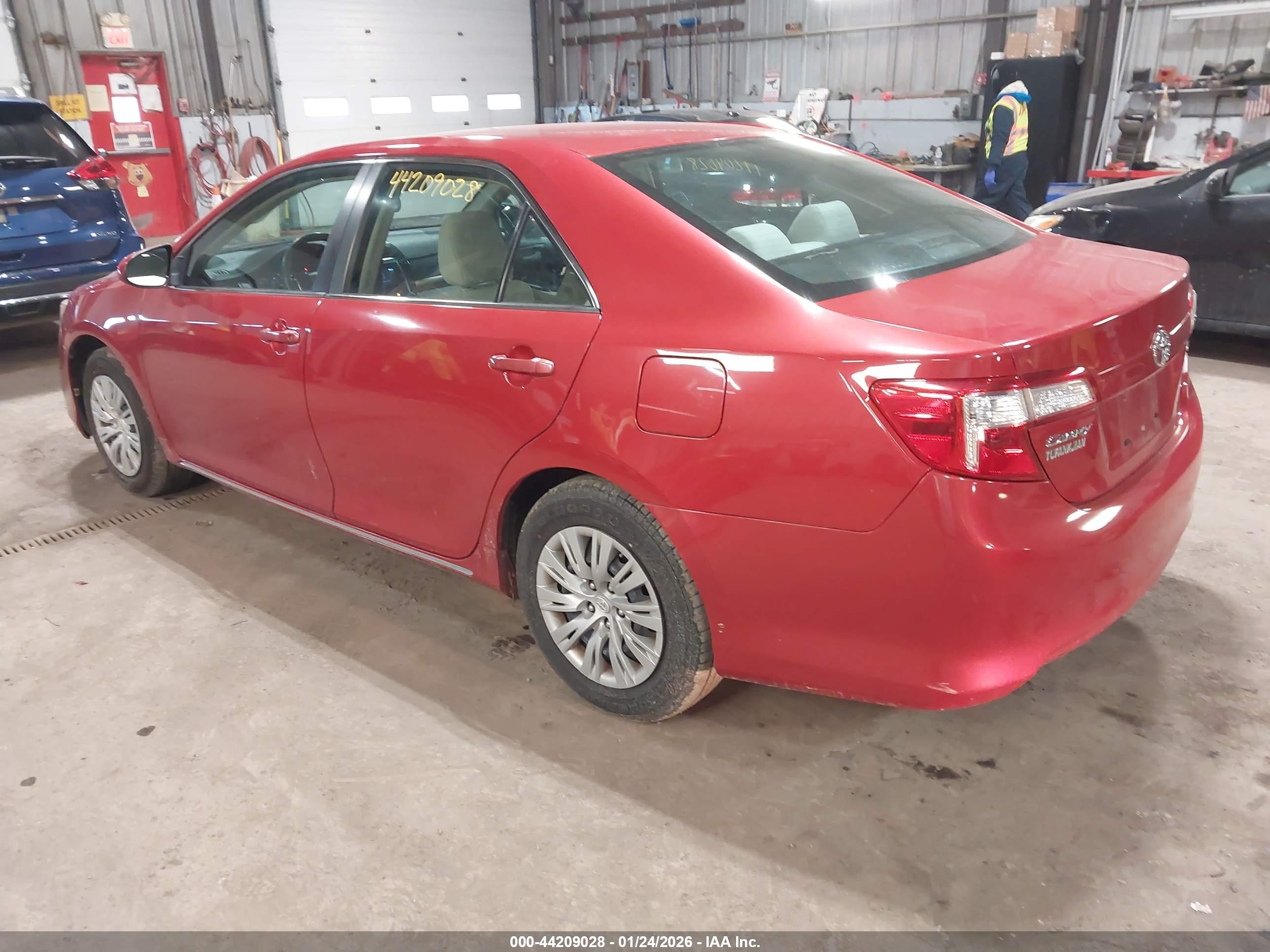 TOYOTA CAMRY image 3
