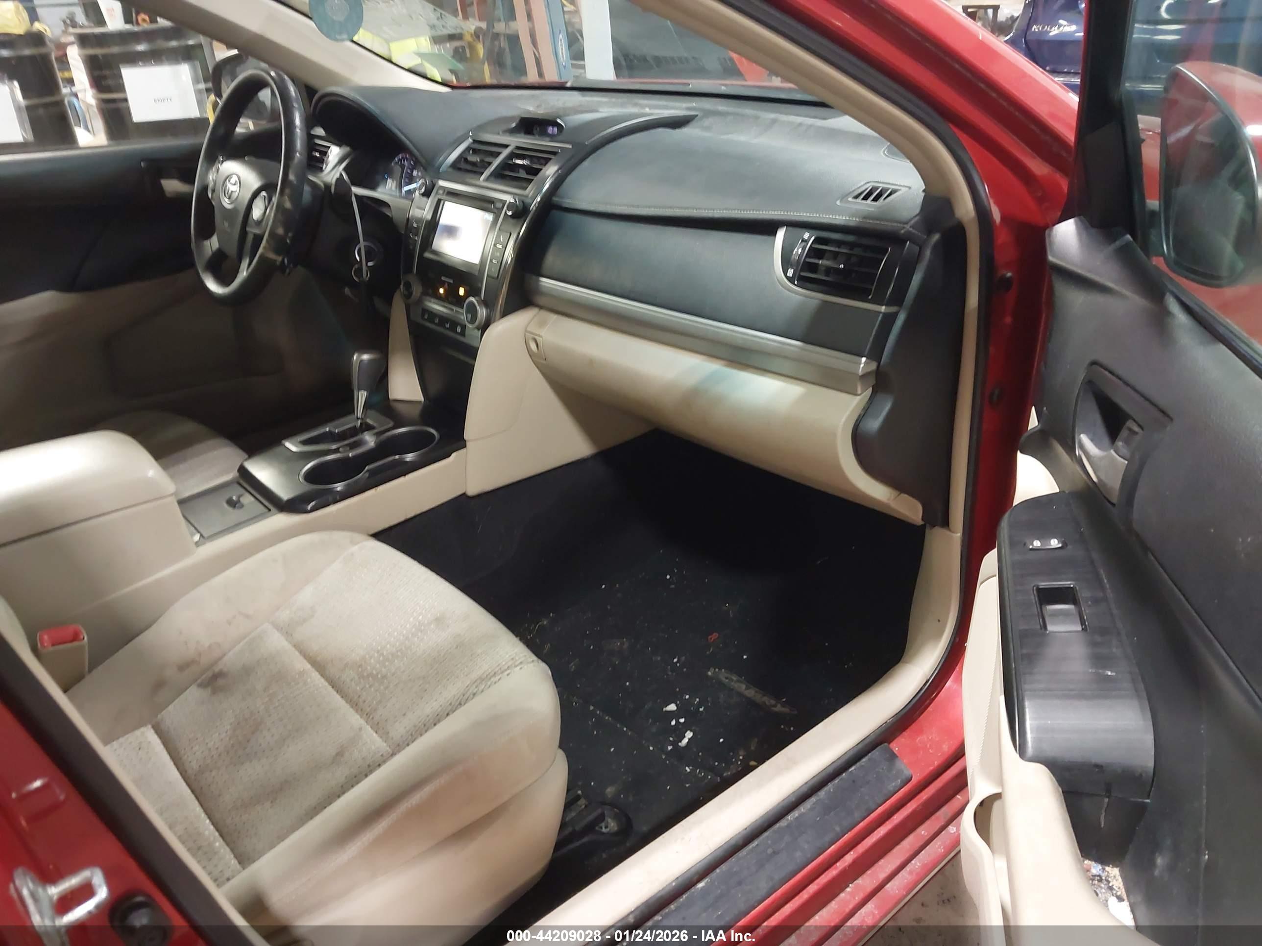 TOYOTA CAMRY image 5