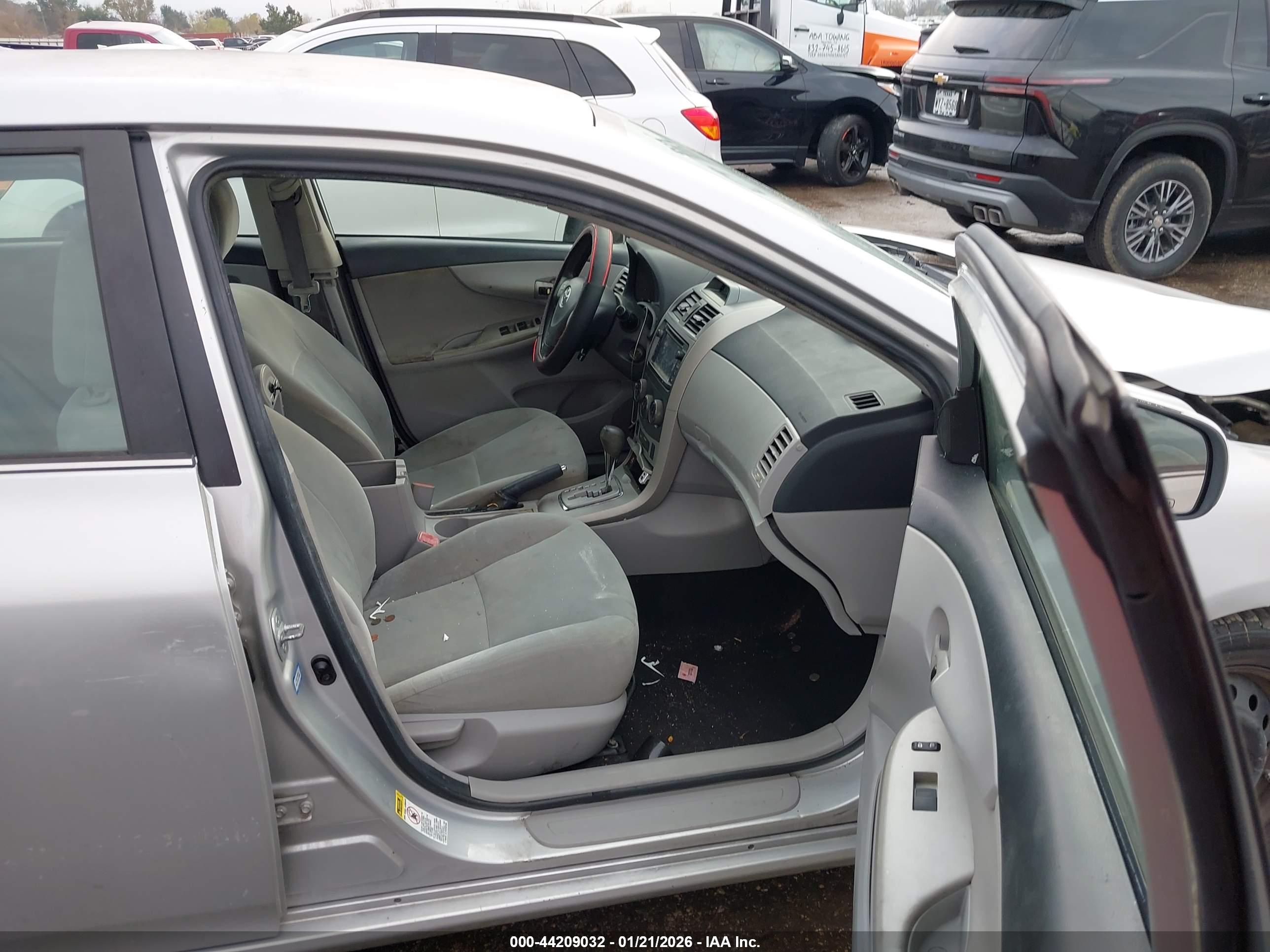TOYOTA COROLLA image 5