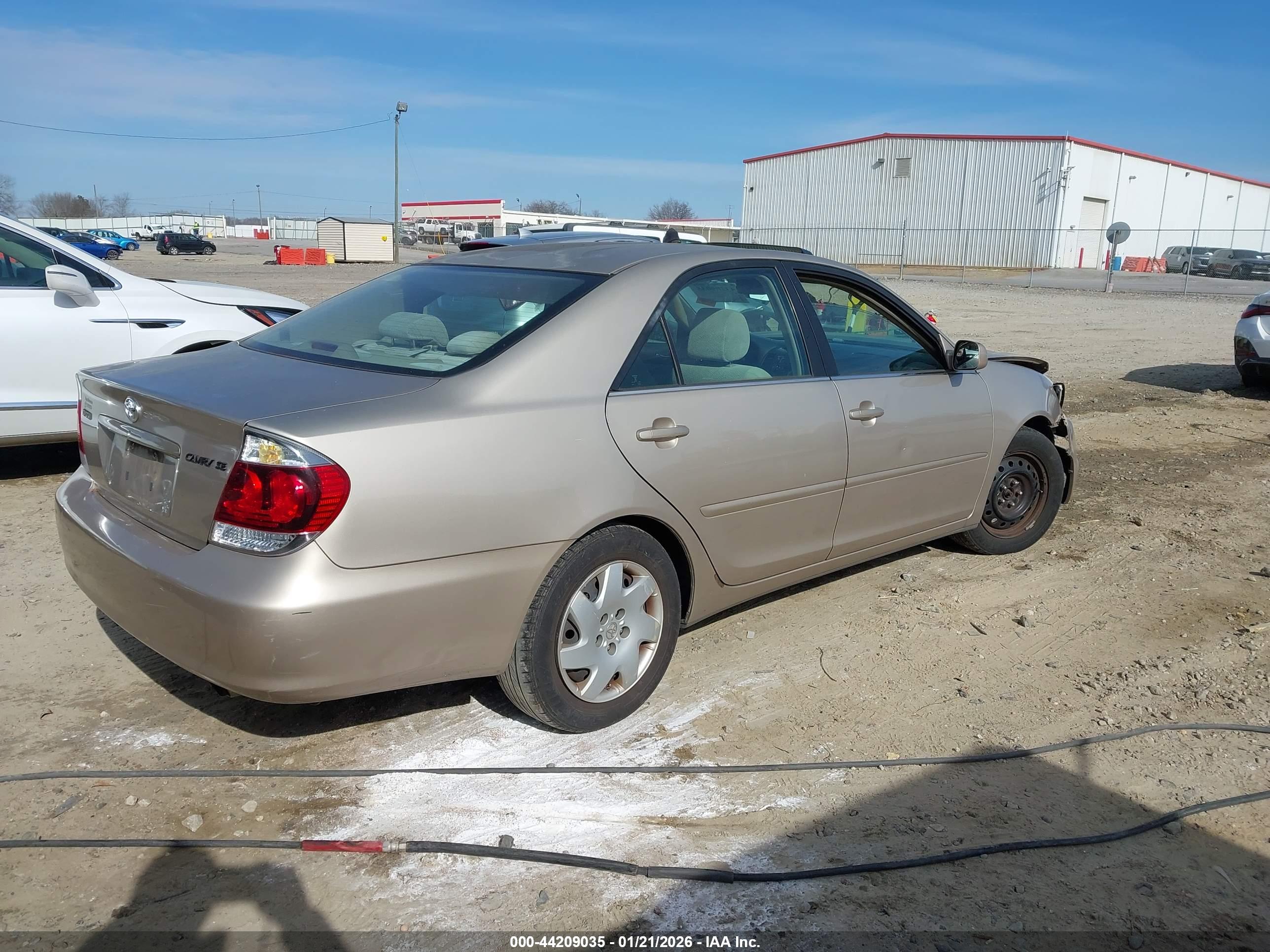 TOYOTA CAMRY image 4