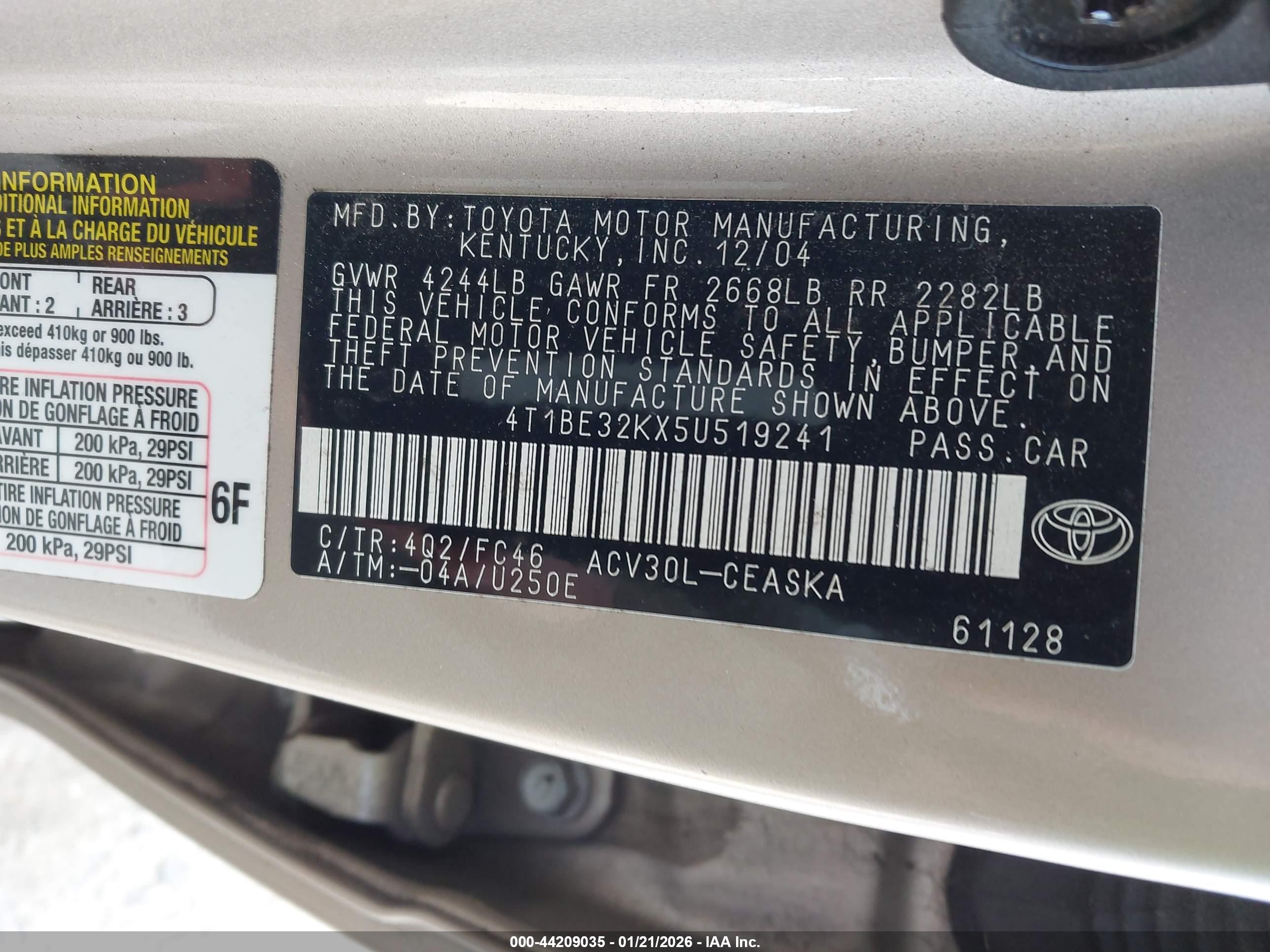TOYOTA CAMRY image 9