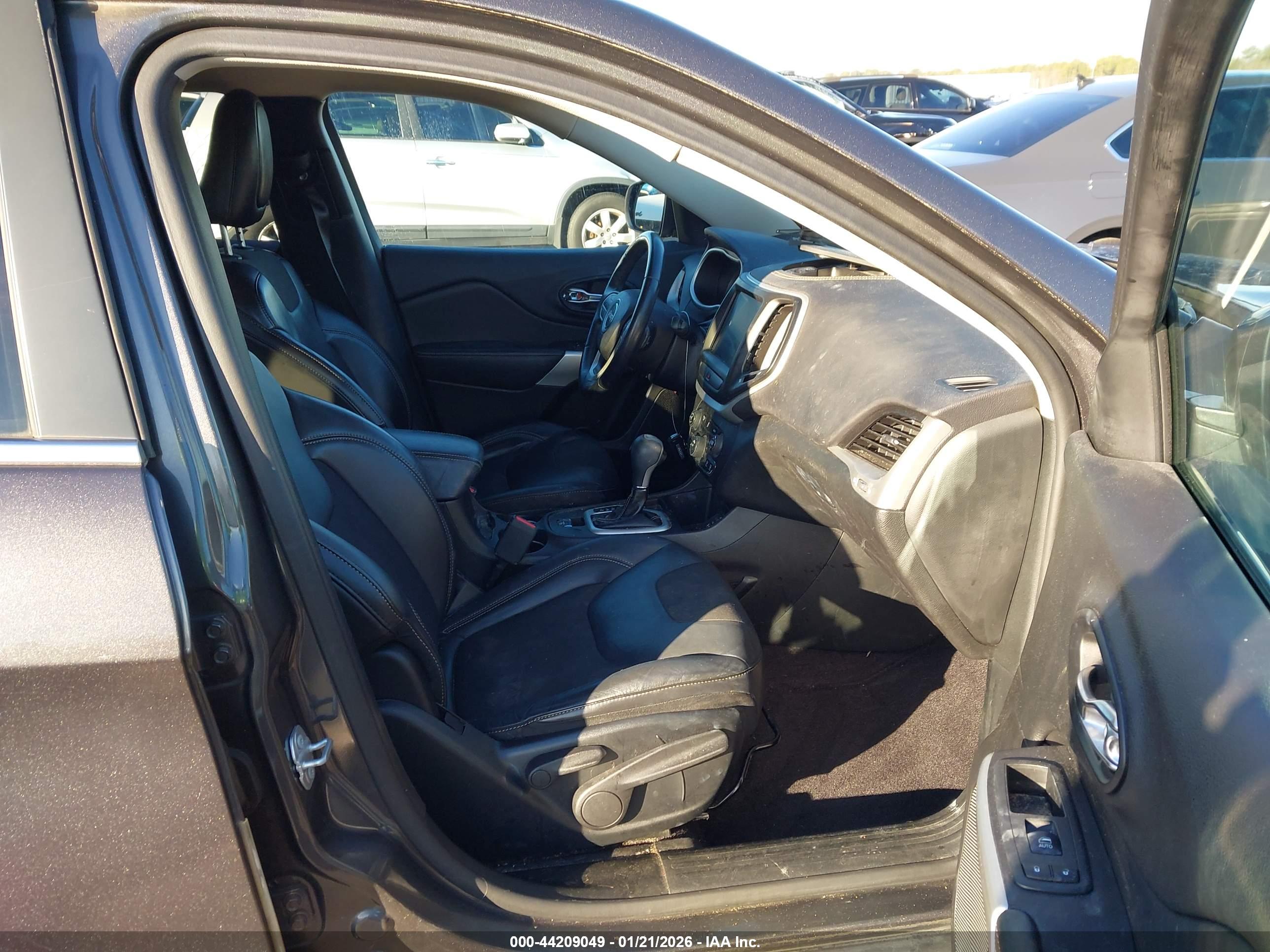 JEEP CHEROKEE image 5