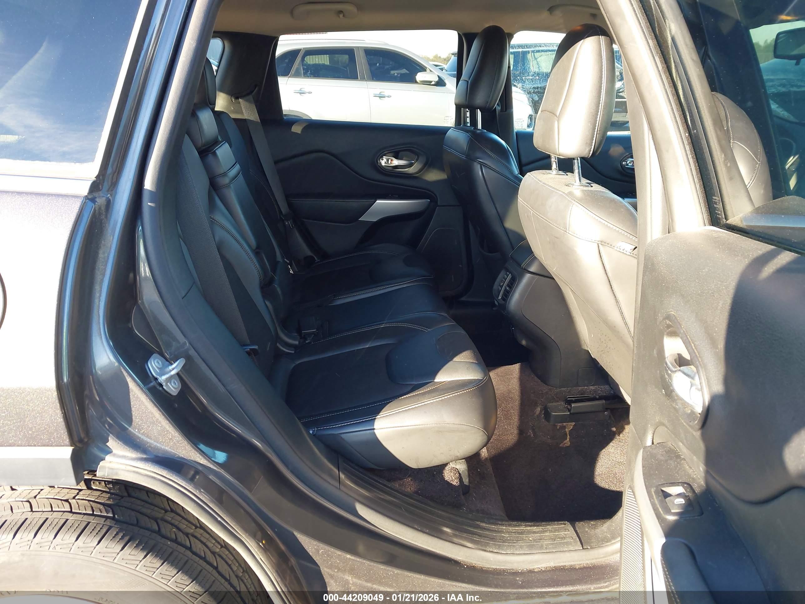 JEEP CHEROKEE image 8