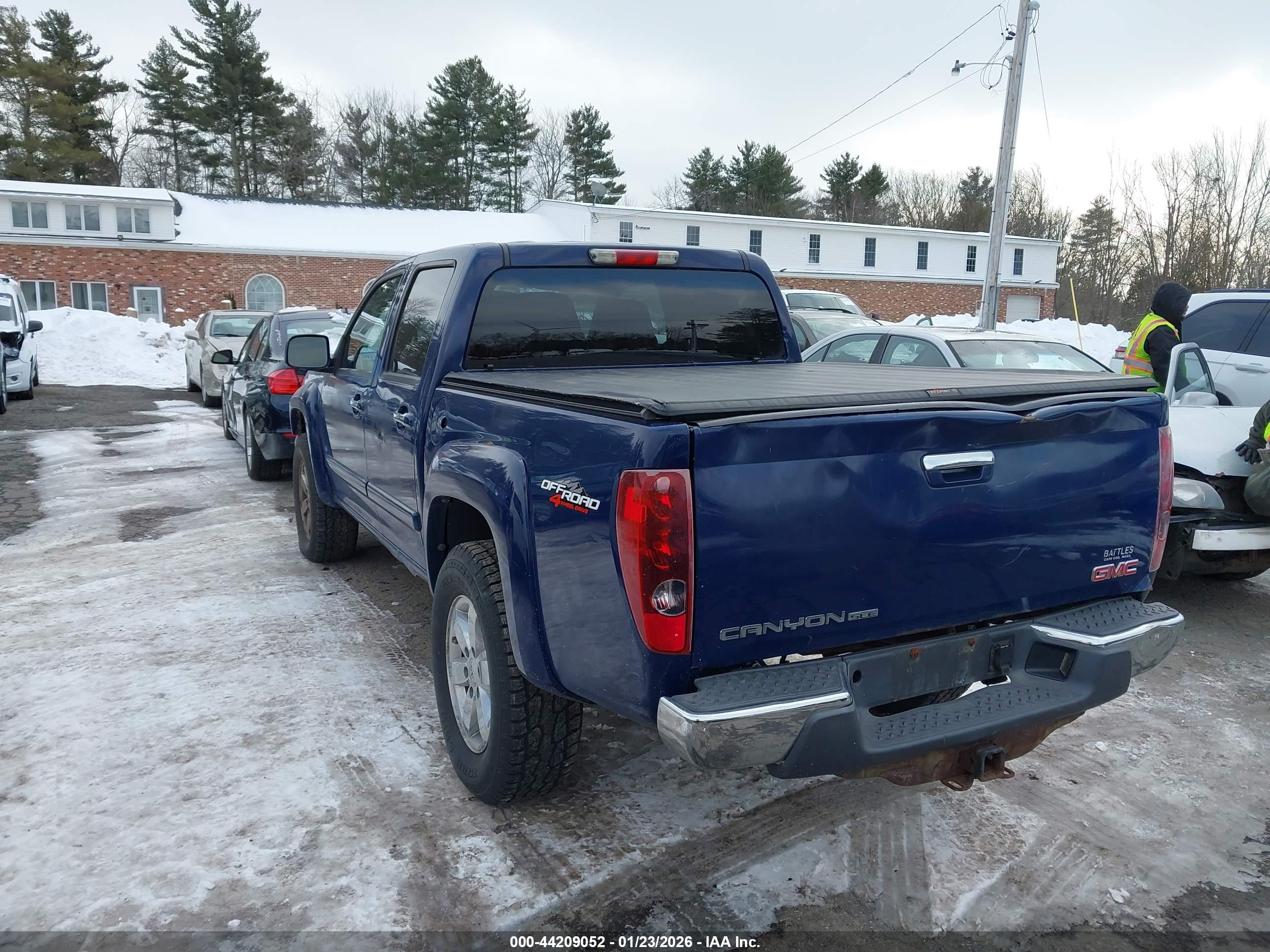 GMC CANYON image 3
