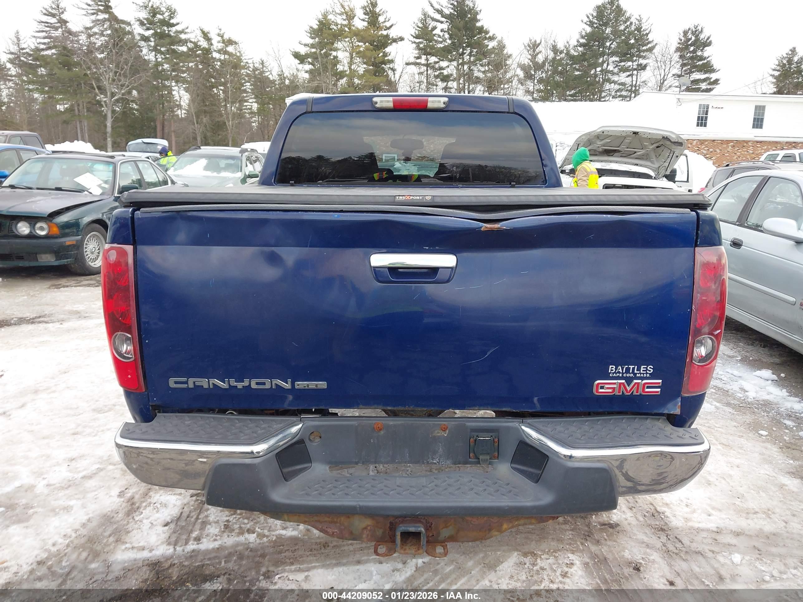 GMC CANYON image 6