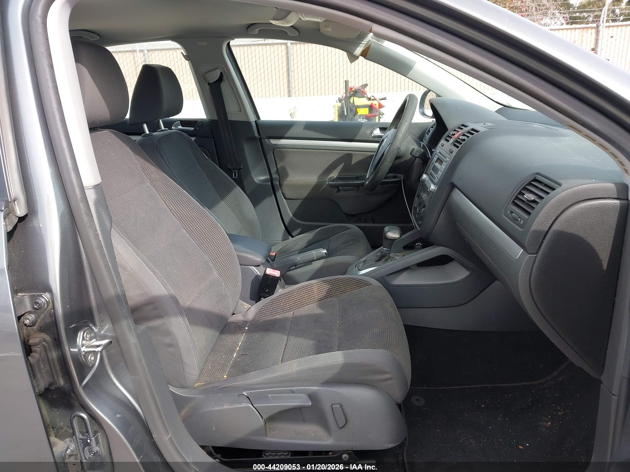 VOLKSWAGEN JETTA image 5