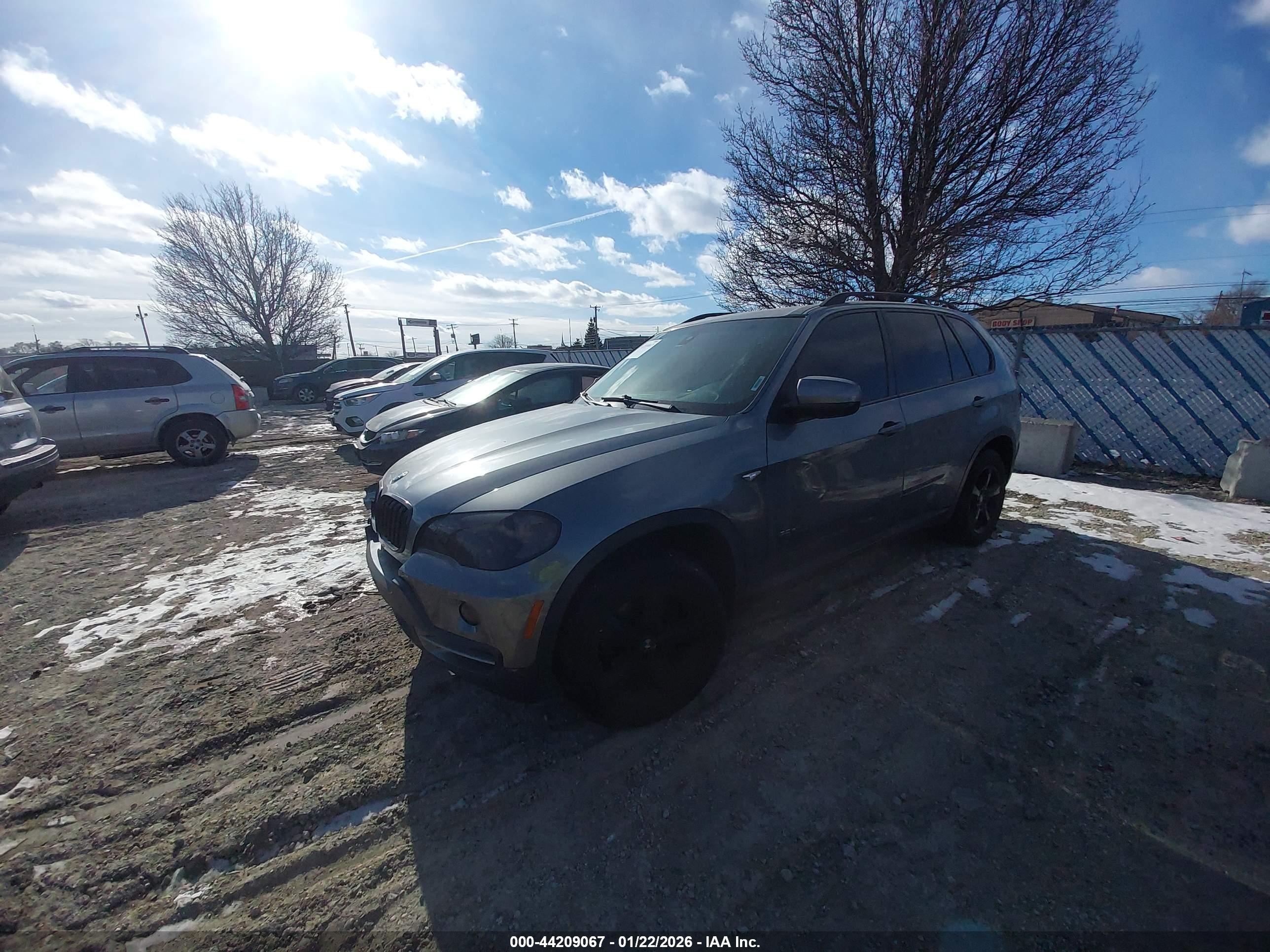 BMW X5 image 2