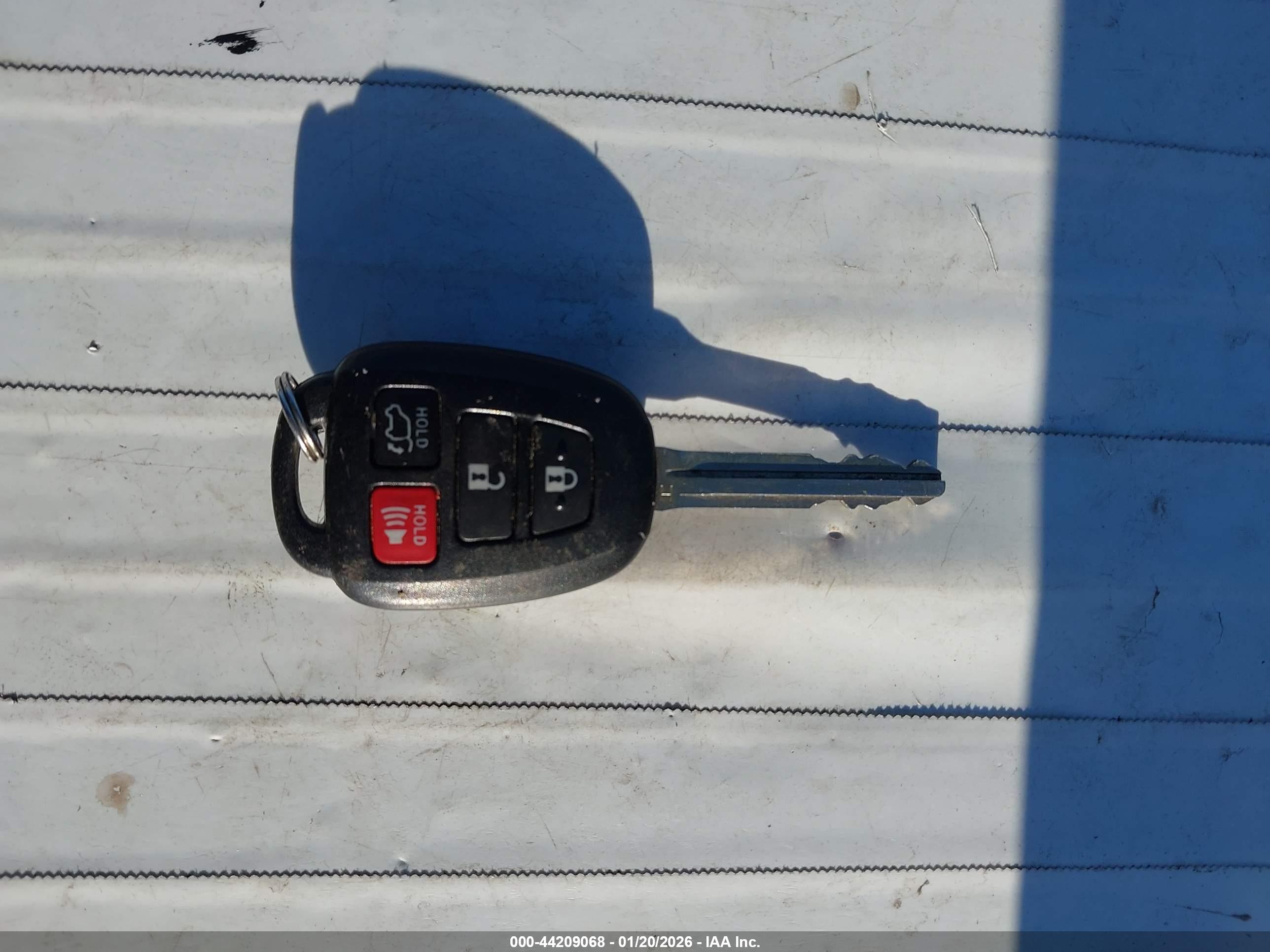 TOYOTA RAV4 image 11