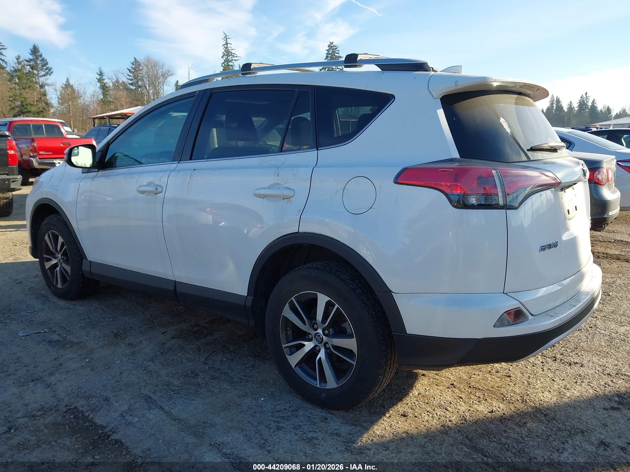 TOYOTA RAV4 image 3