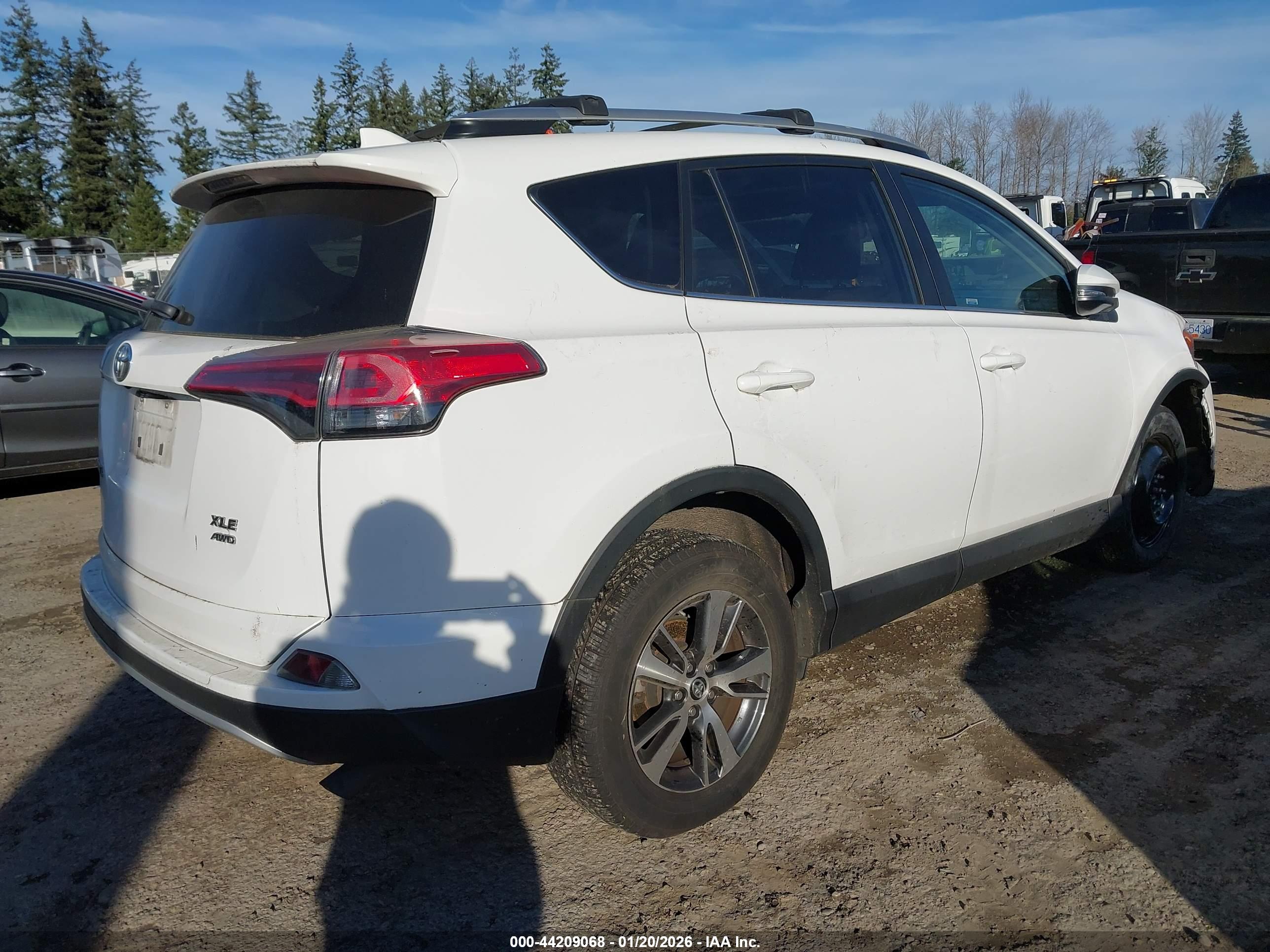 TOYOTA RAV4 image 4
