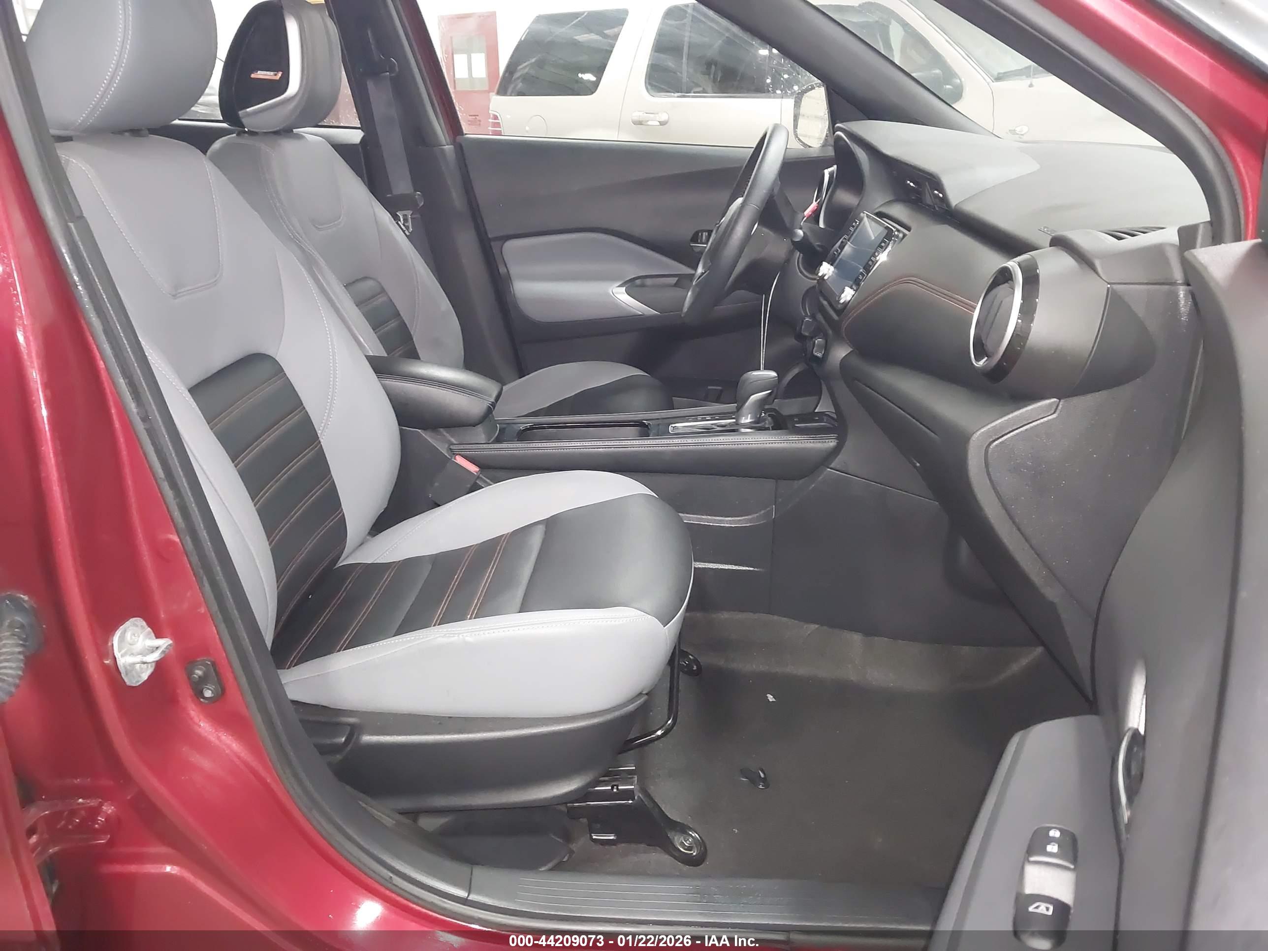 NISSAN KICKS image 5