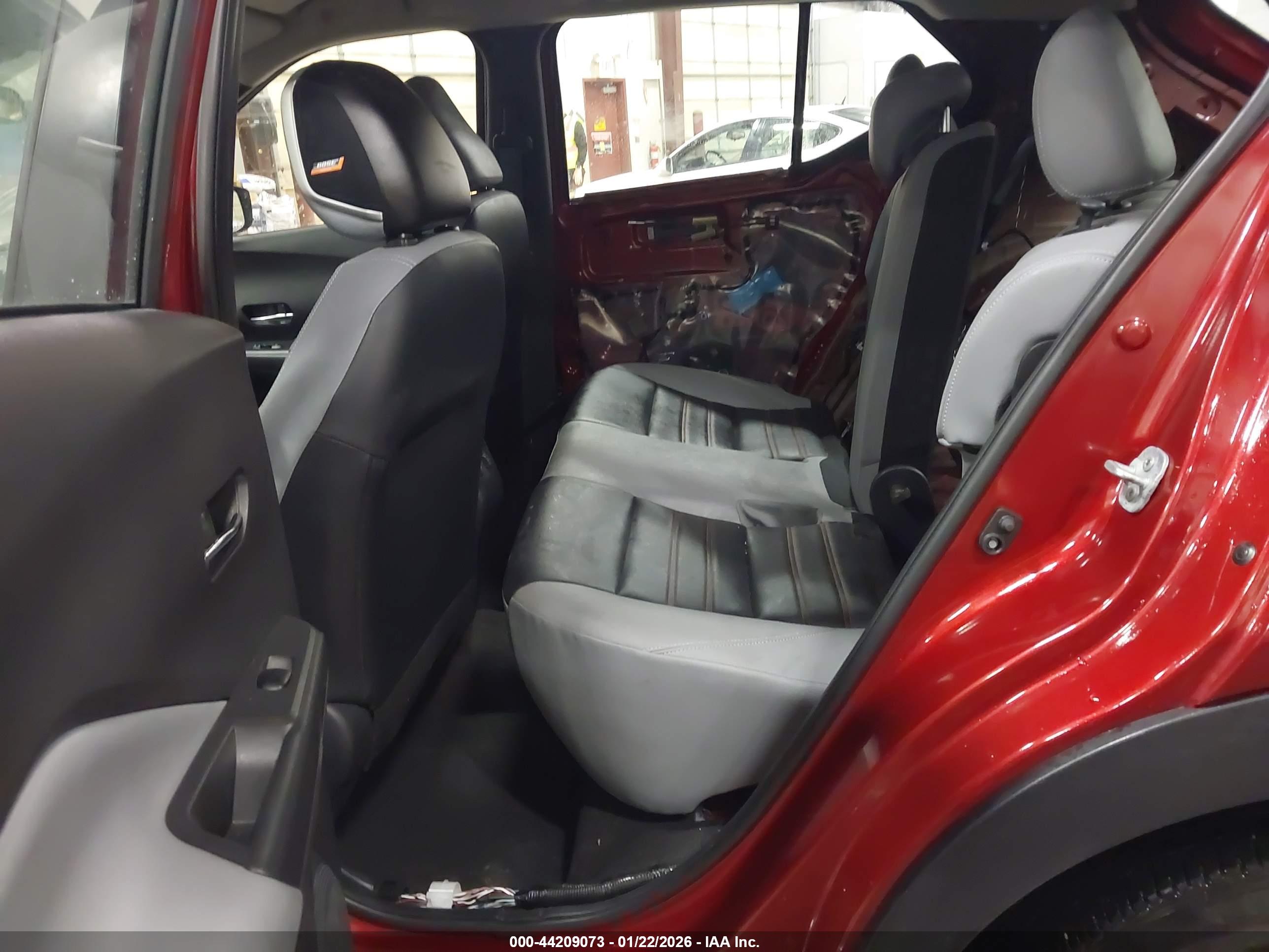 NISSAN KICKS image 8