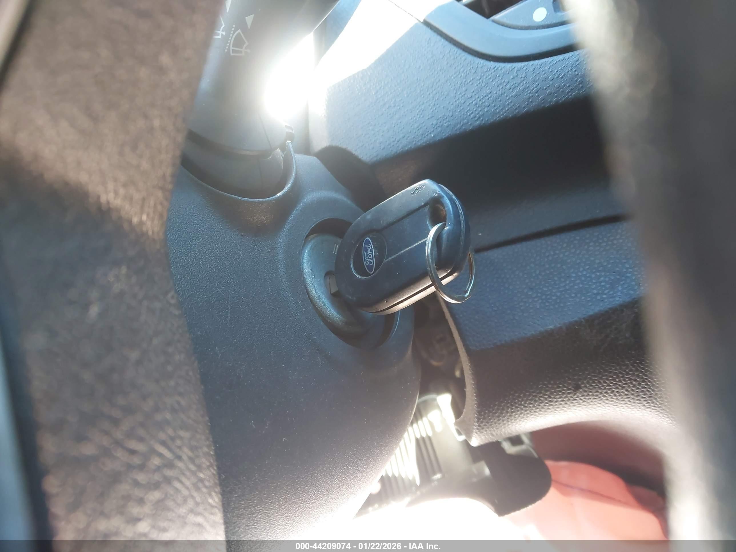 FORD FIESTA image 11