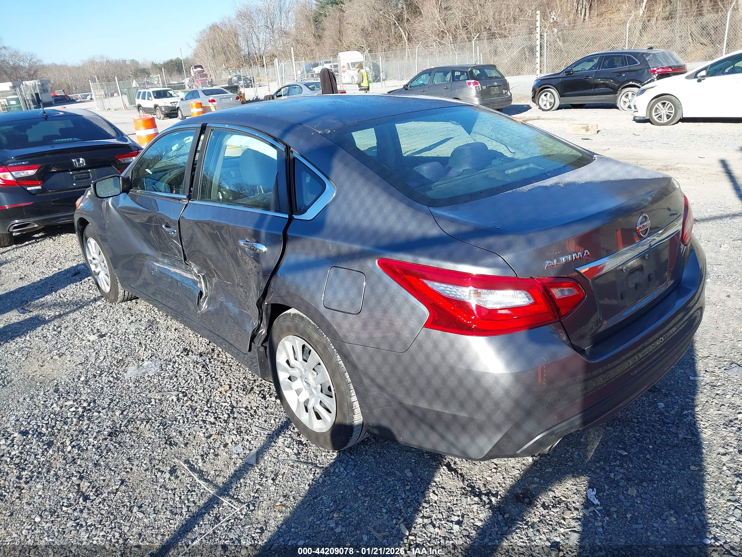 NISSAN ALTIMA image 3
