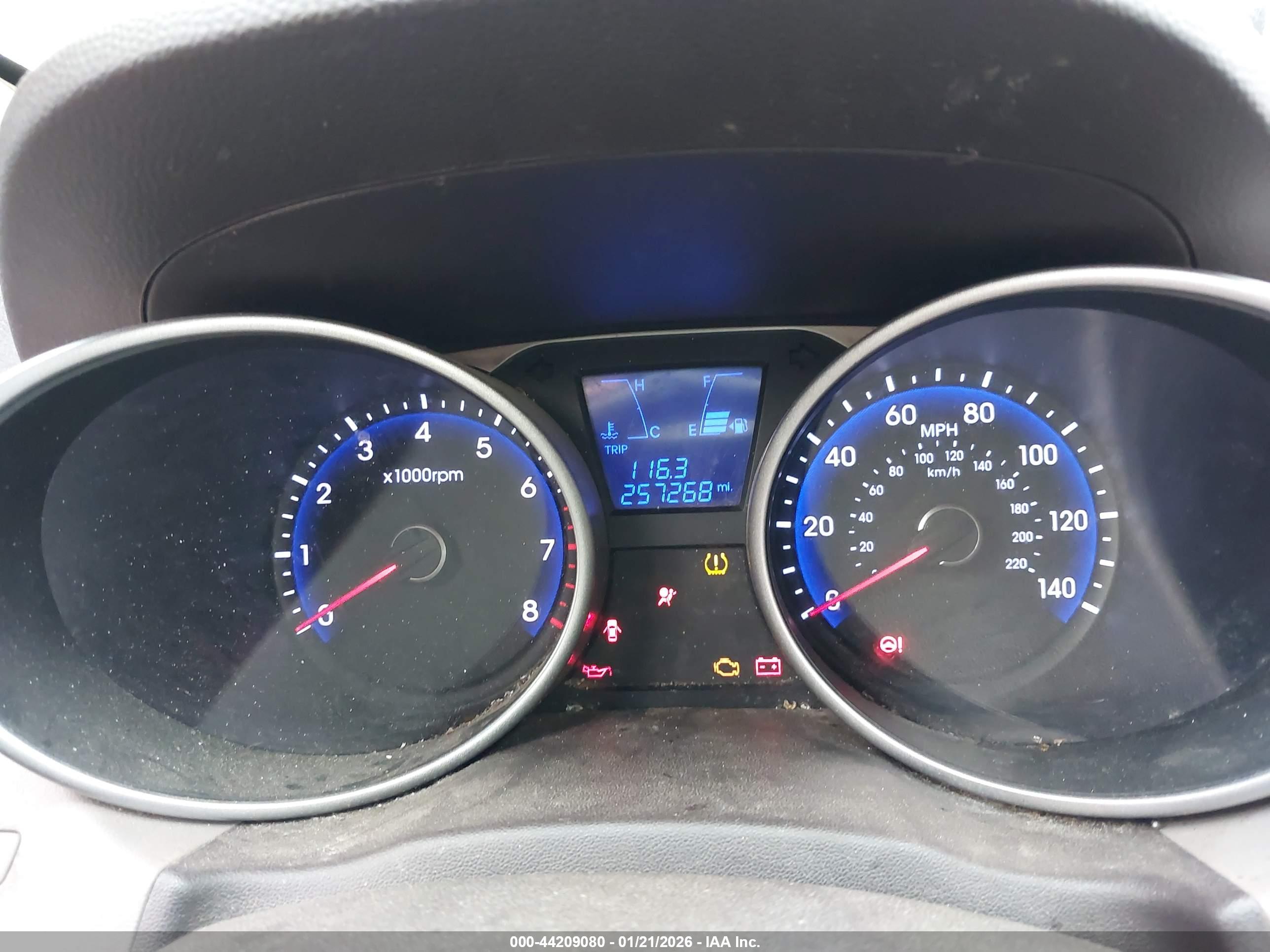 HYUNDAI TUCSON image 7