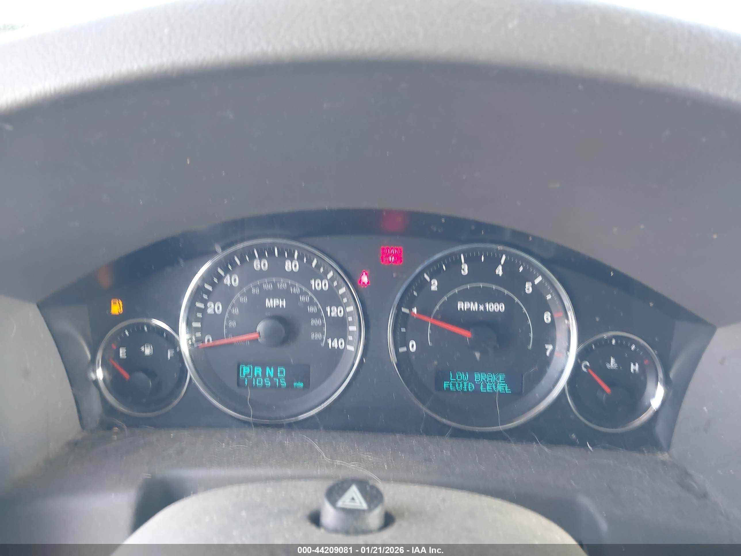 JEEP COMMANDER image 7