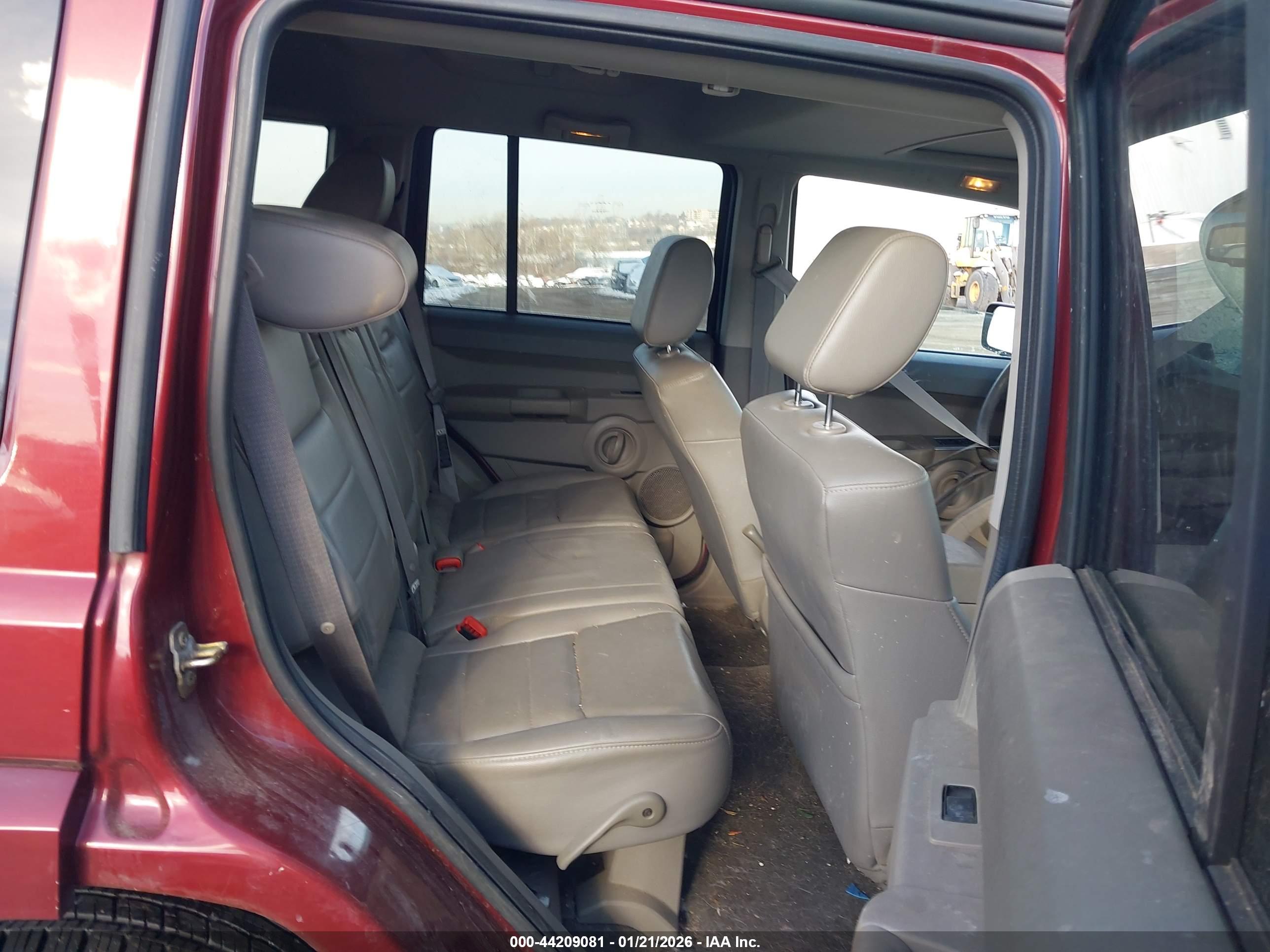 JEEP COMMANDER image 8
