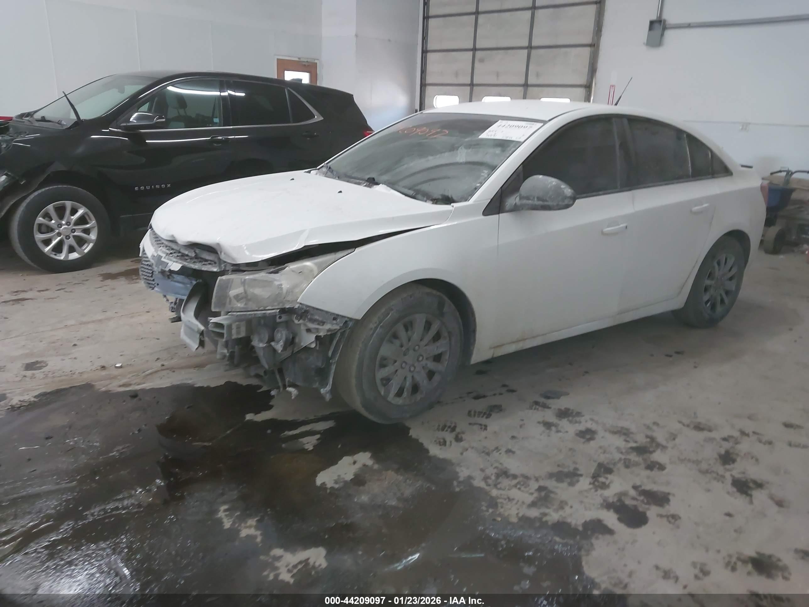 CHEVROLET CRUZE image 2