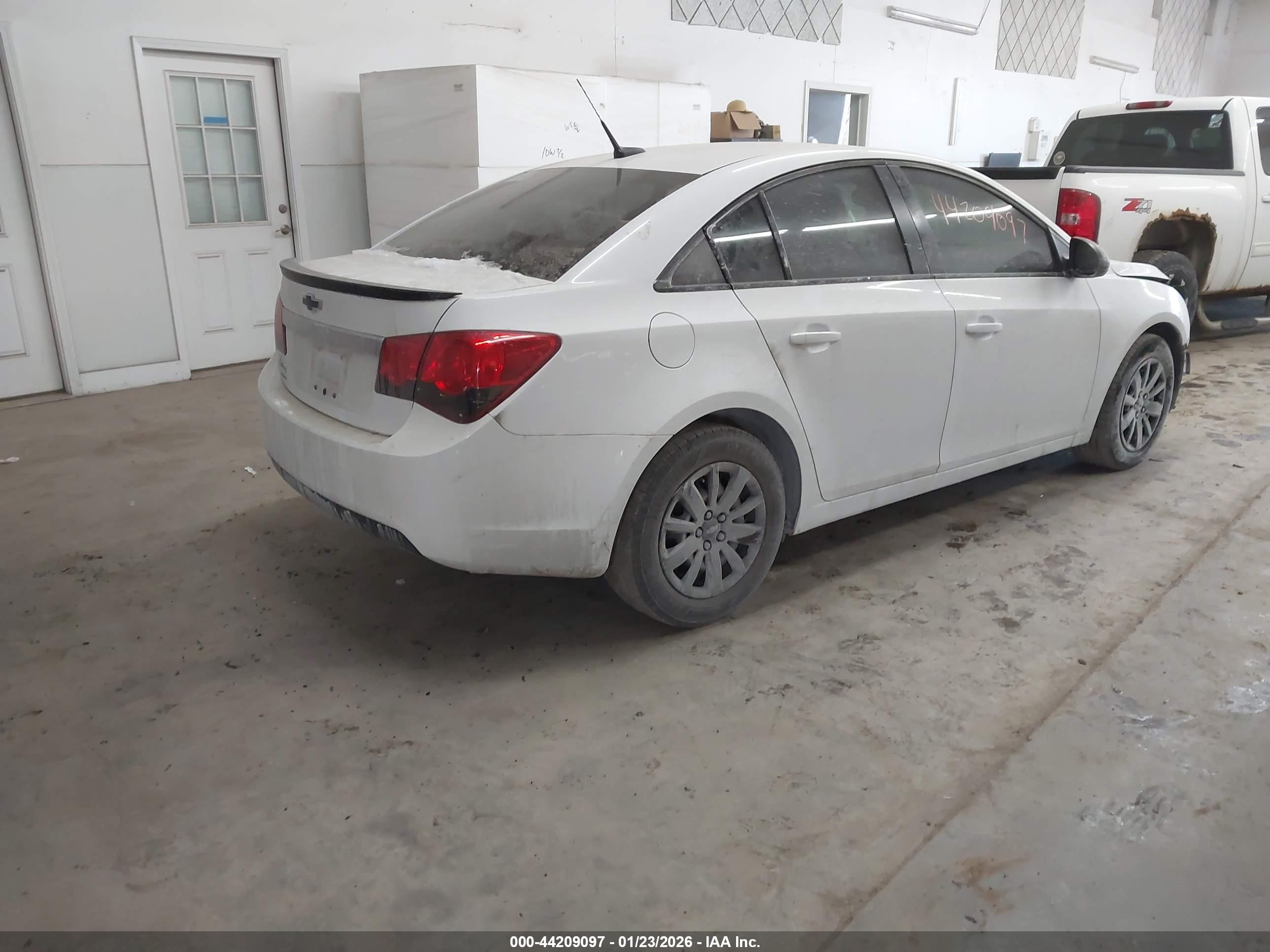CHEVROLET CRUZE image 4