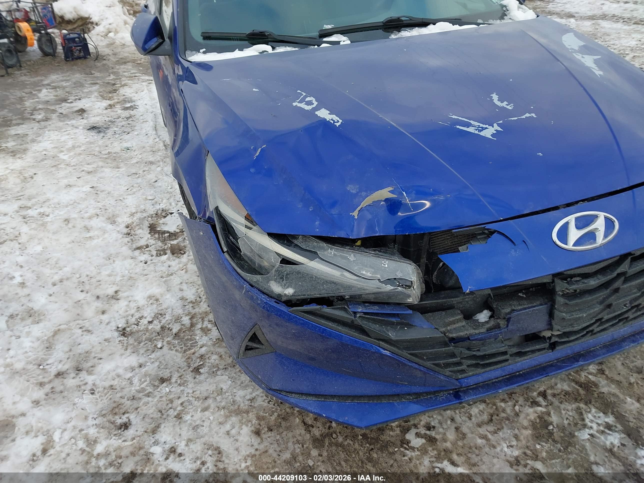 HYUNDAI ELANTRA image 6