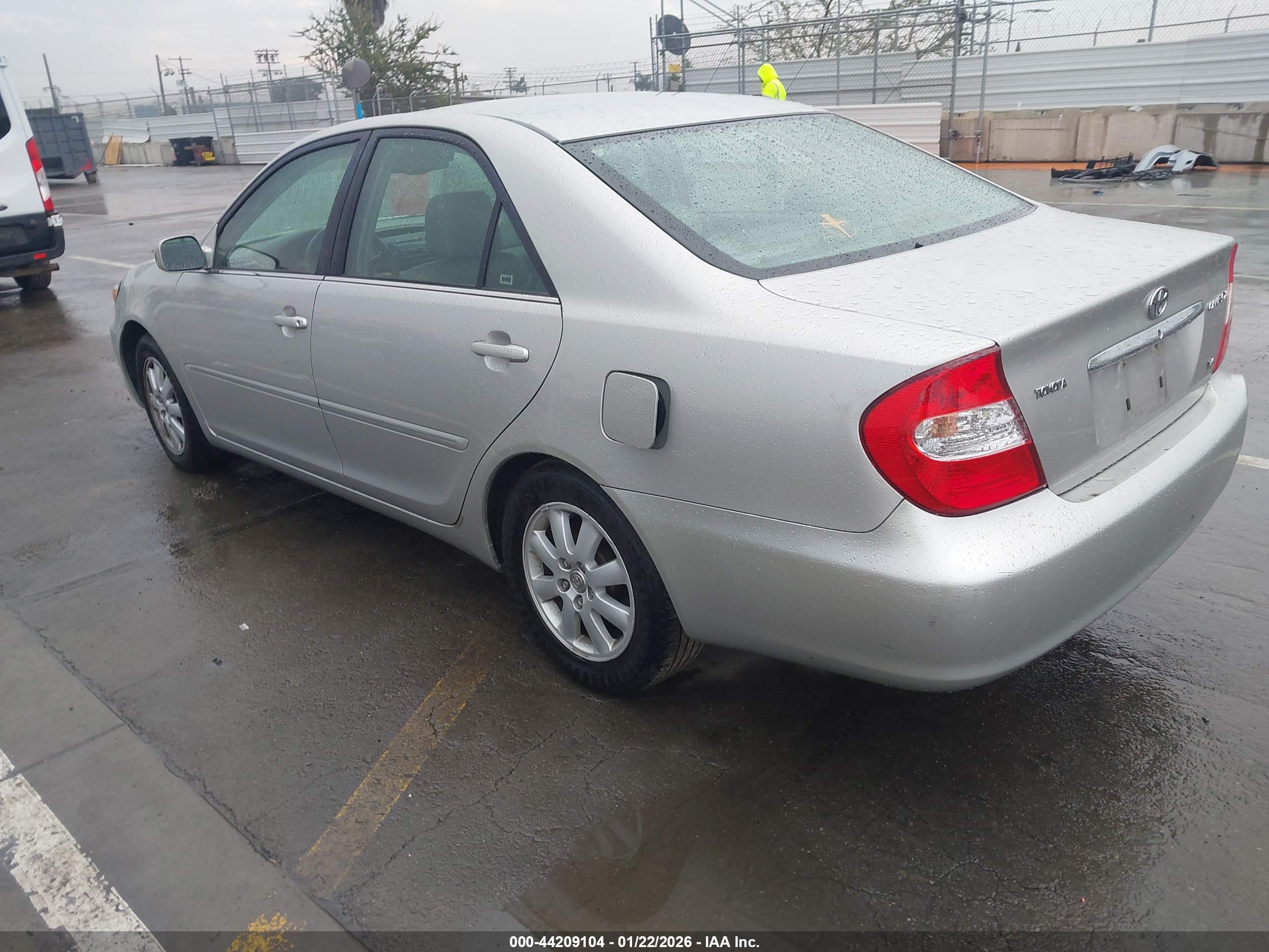 TOYOTA CAMRY image 3