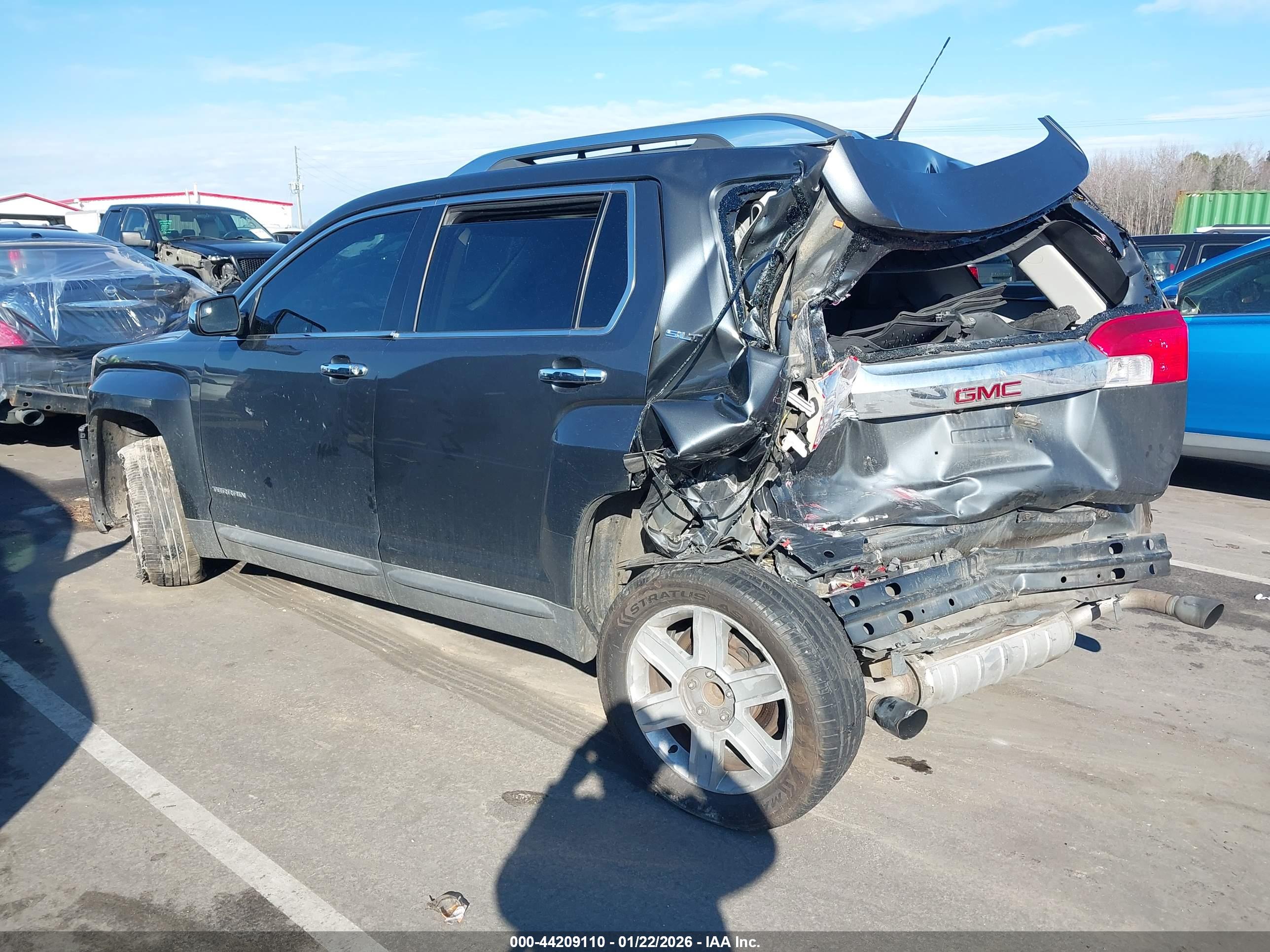 GMC TERRAIN image 3