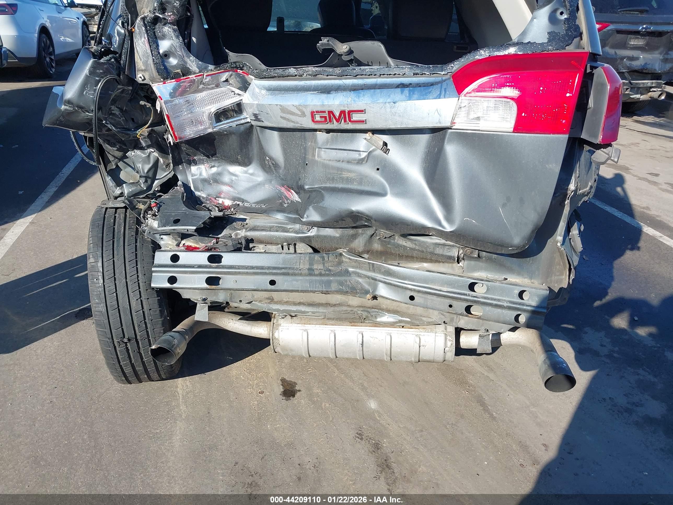 GMC TERRAIN image 6