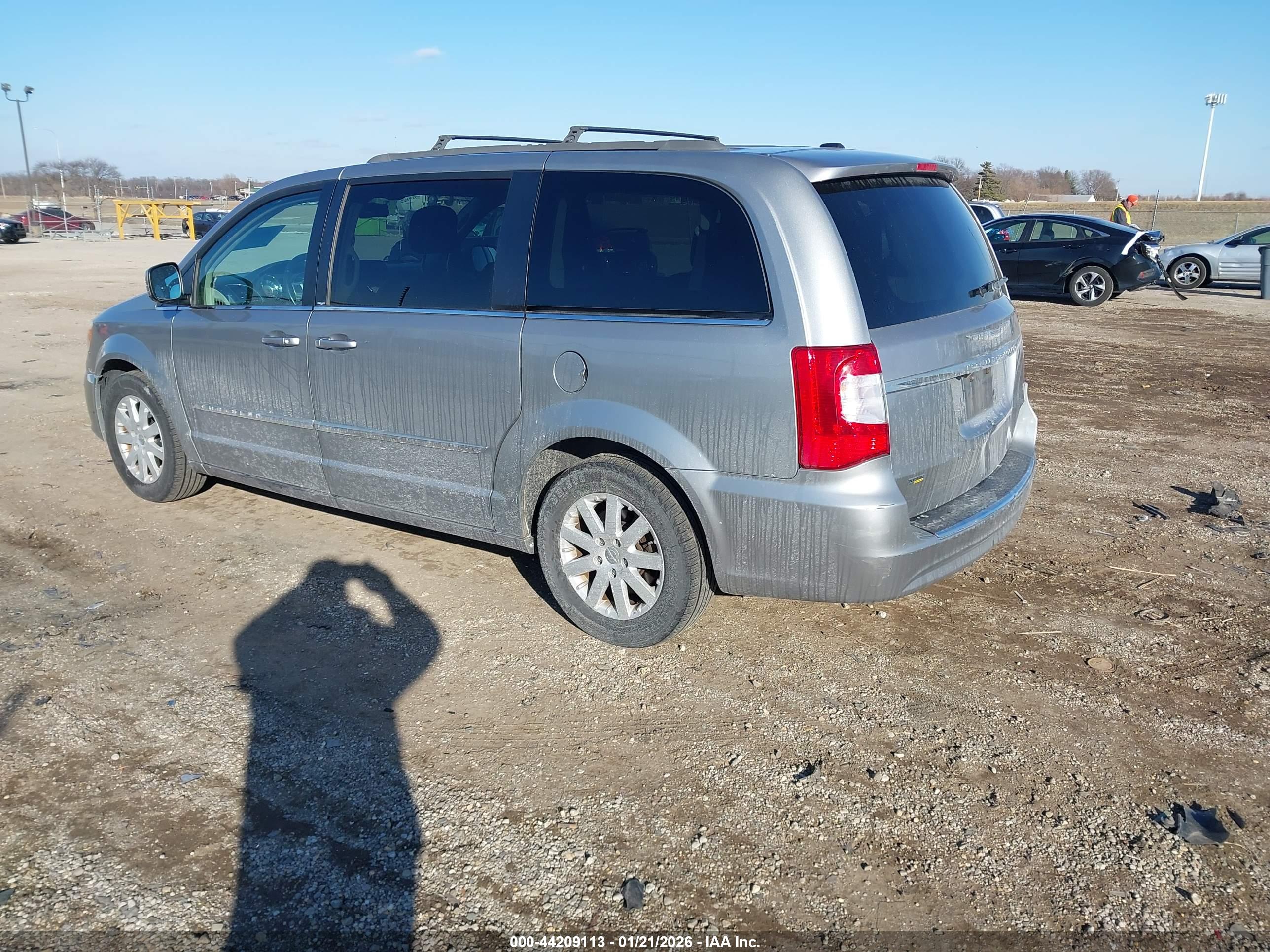 CHRYSLER TOWN image 3