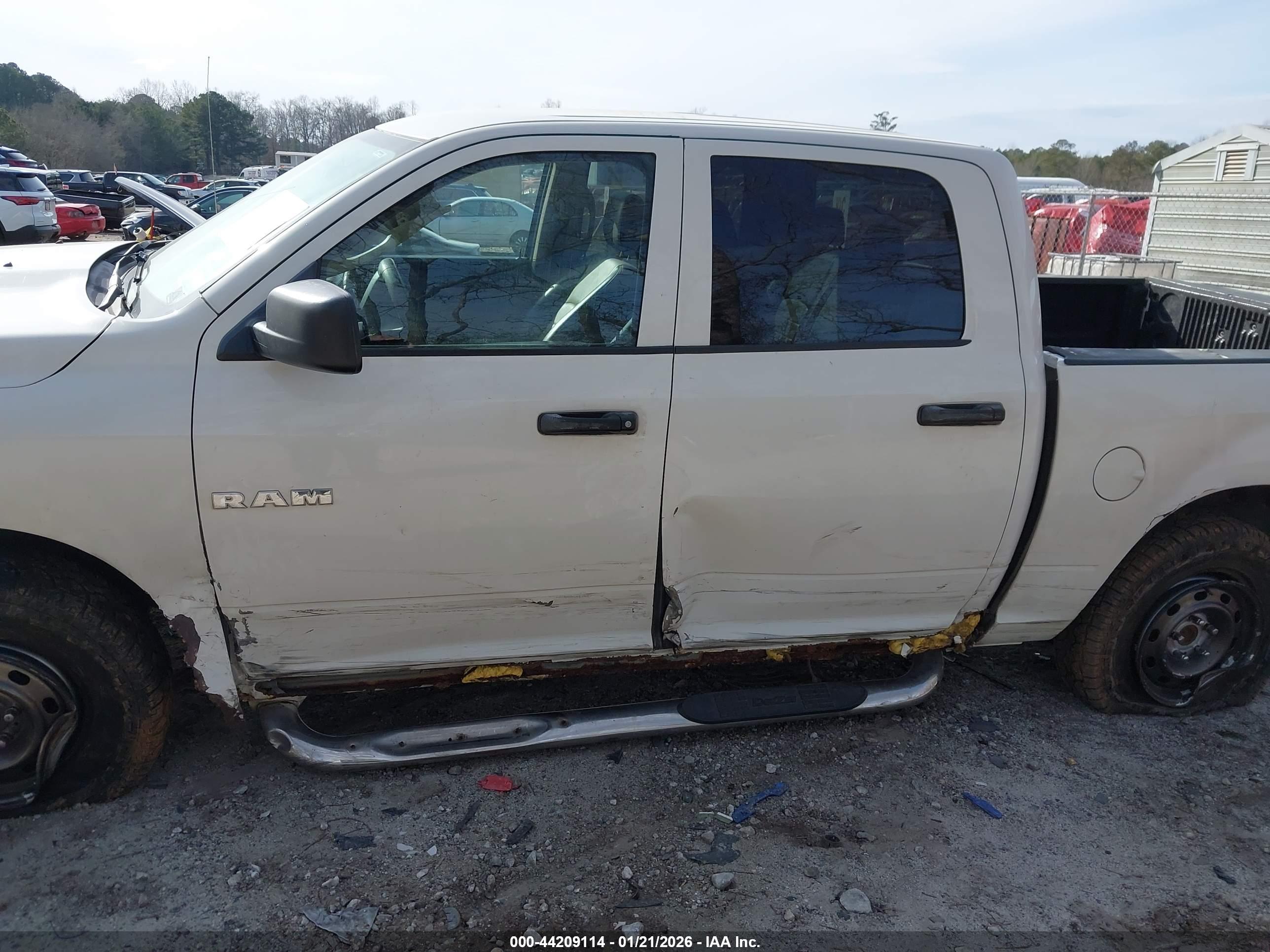 DODGE RAM image 6